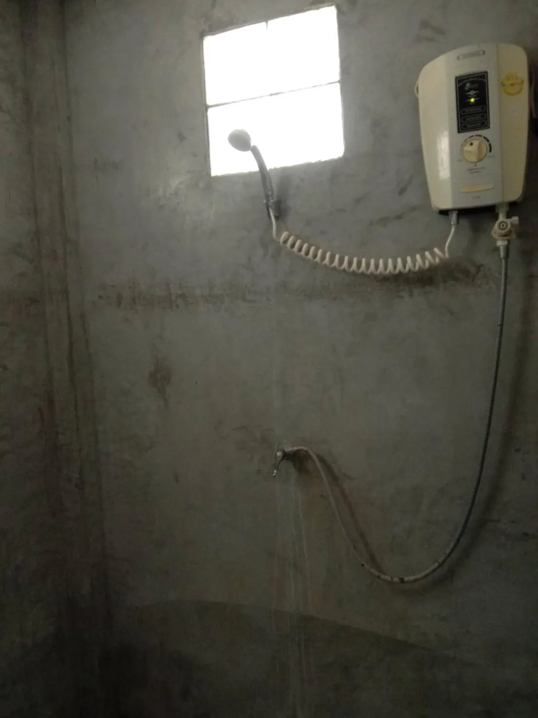 Shower in Green Happy Homestay