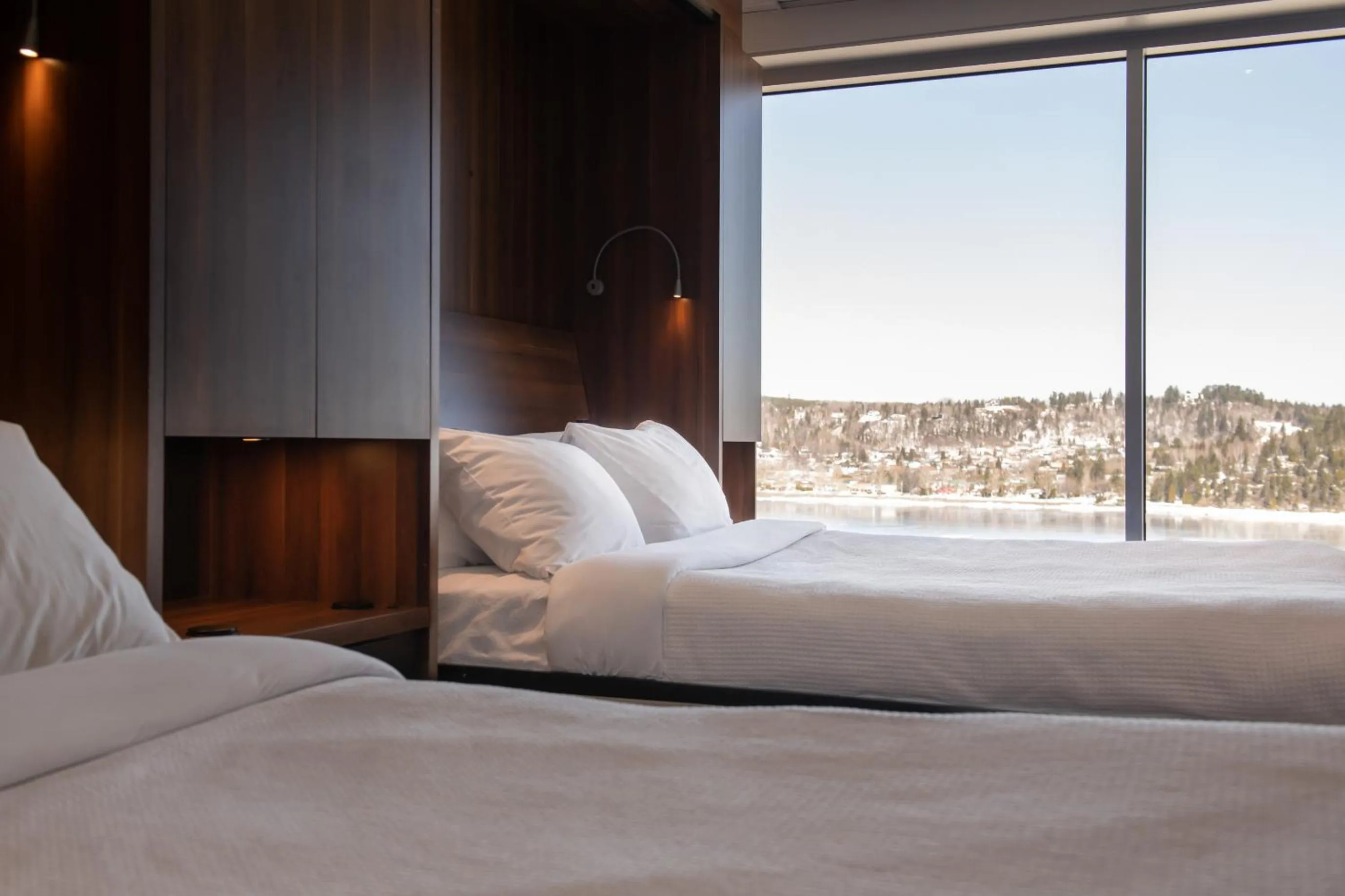 Bed in Hotel Chicoutimi, affilié à Hyvi