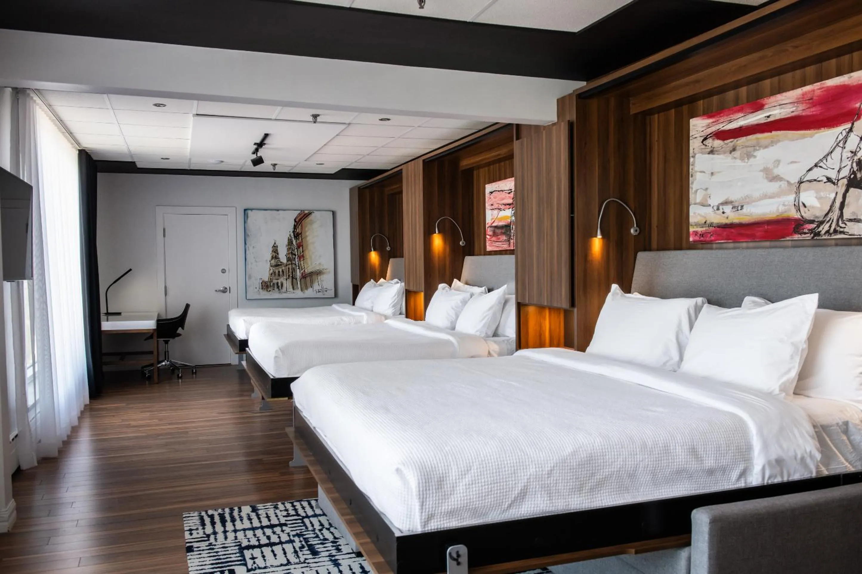 Bed in Hotel Chicoutimi, affilié à Hyvi