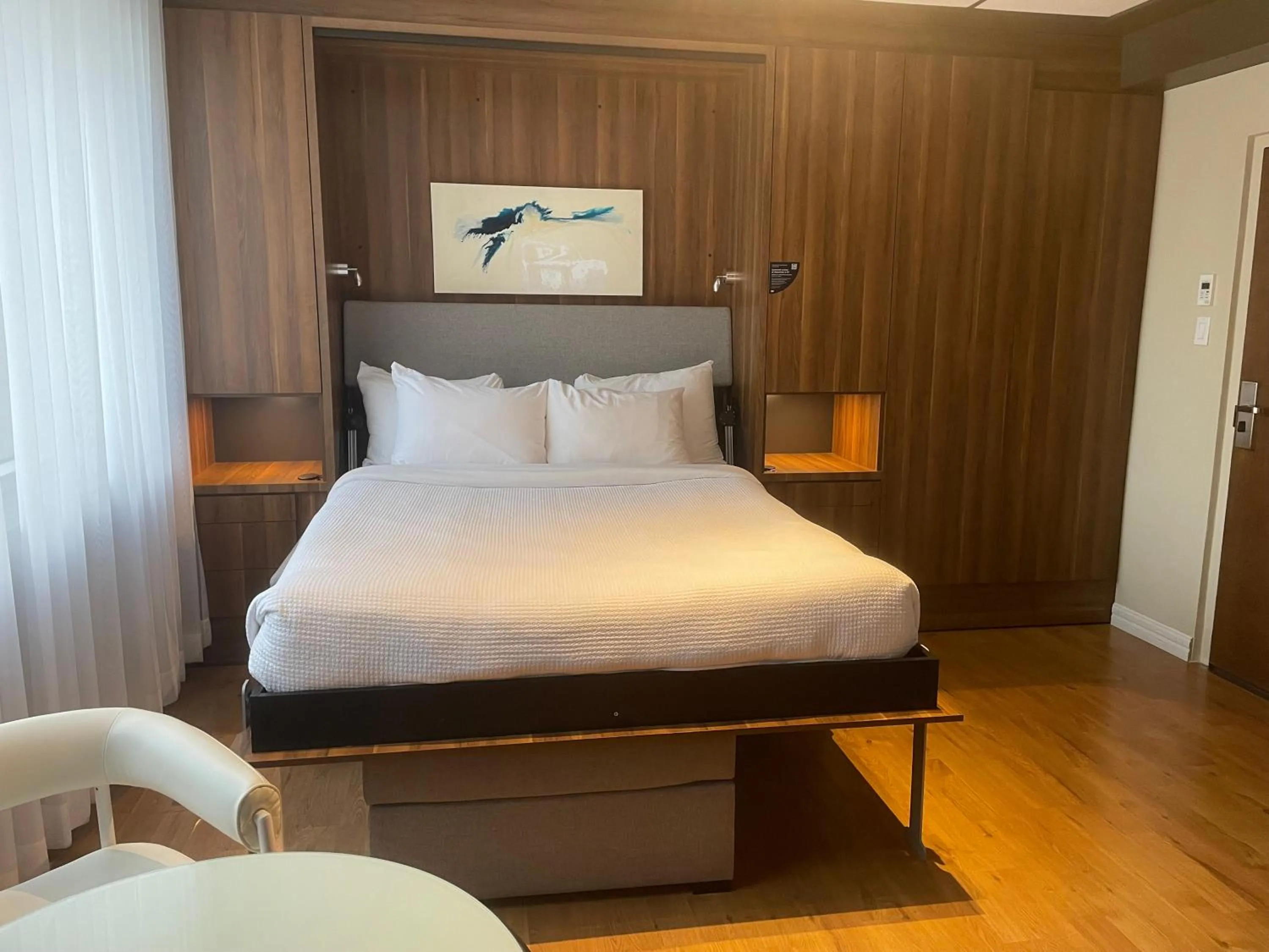 Bed in Hotel Chicoutimi, affilié à Hyvi