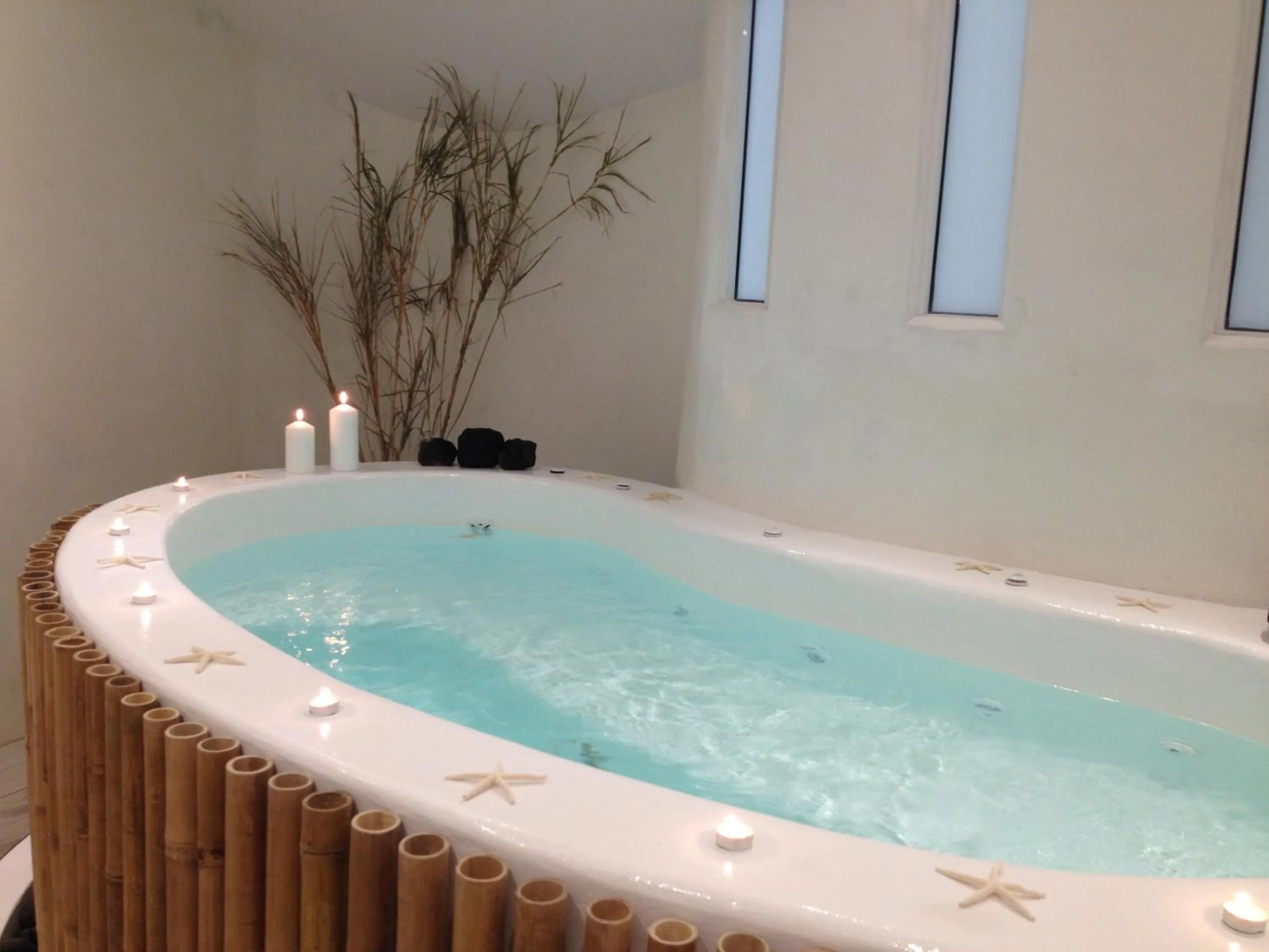 Hot Tub in Ira Hotel & Spa - Adults Only