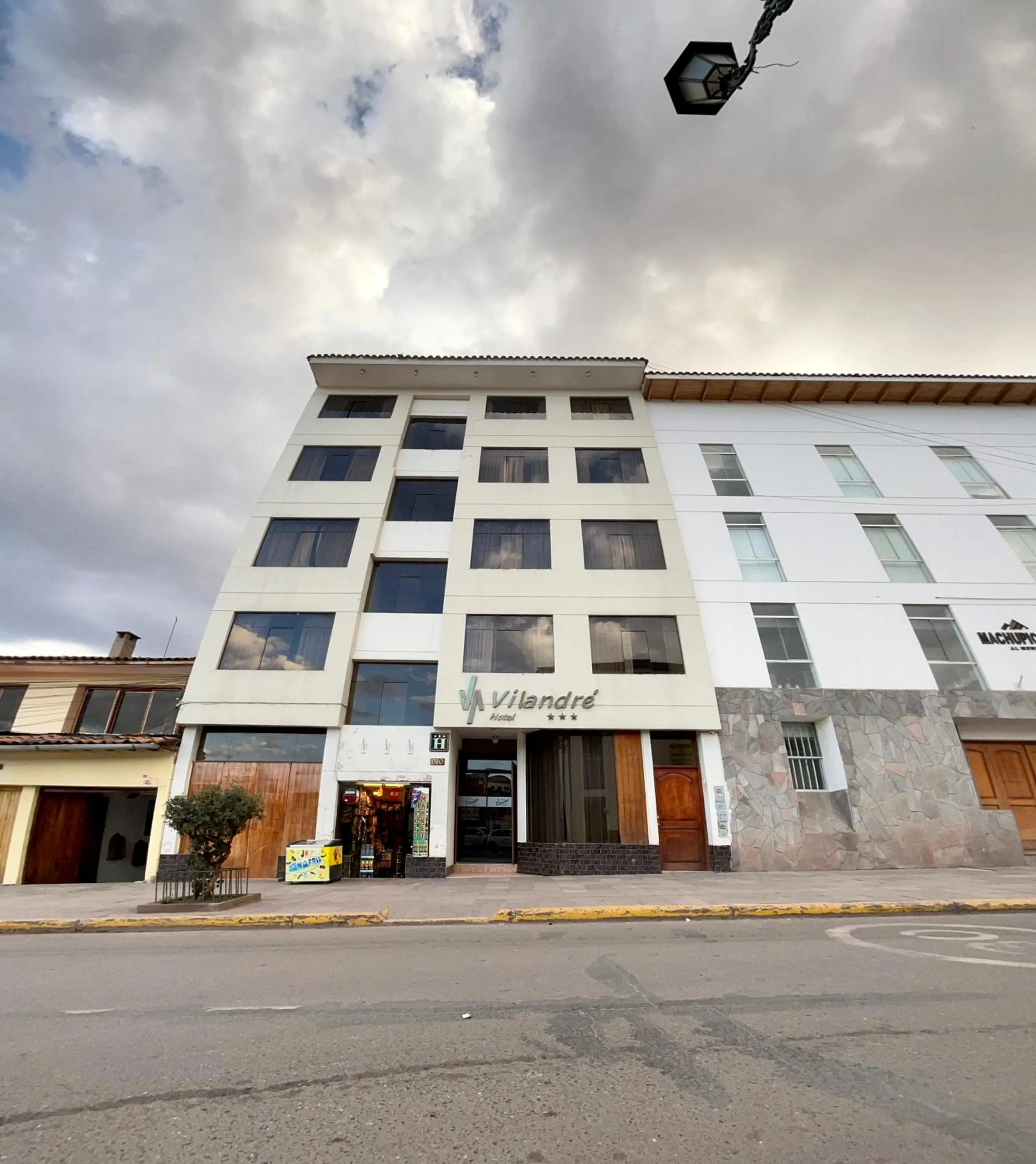 Property building in Hotel Vilandre