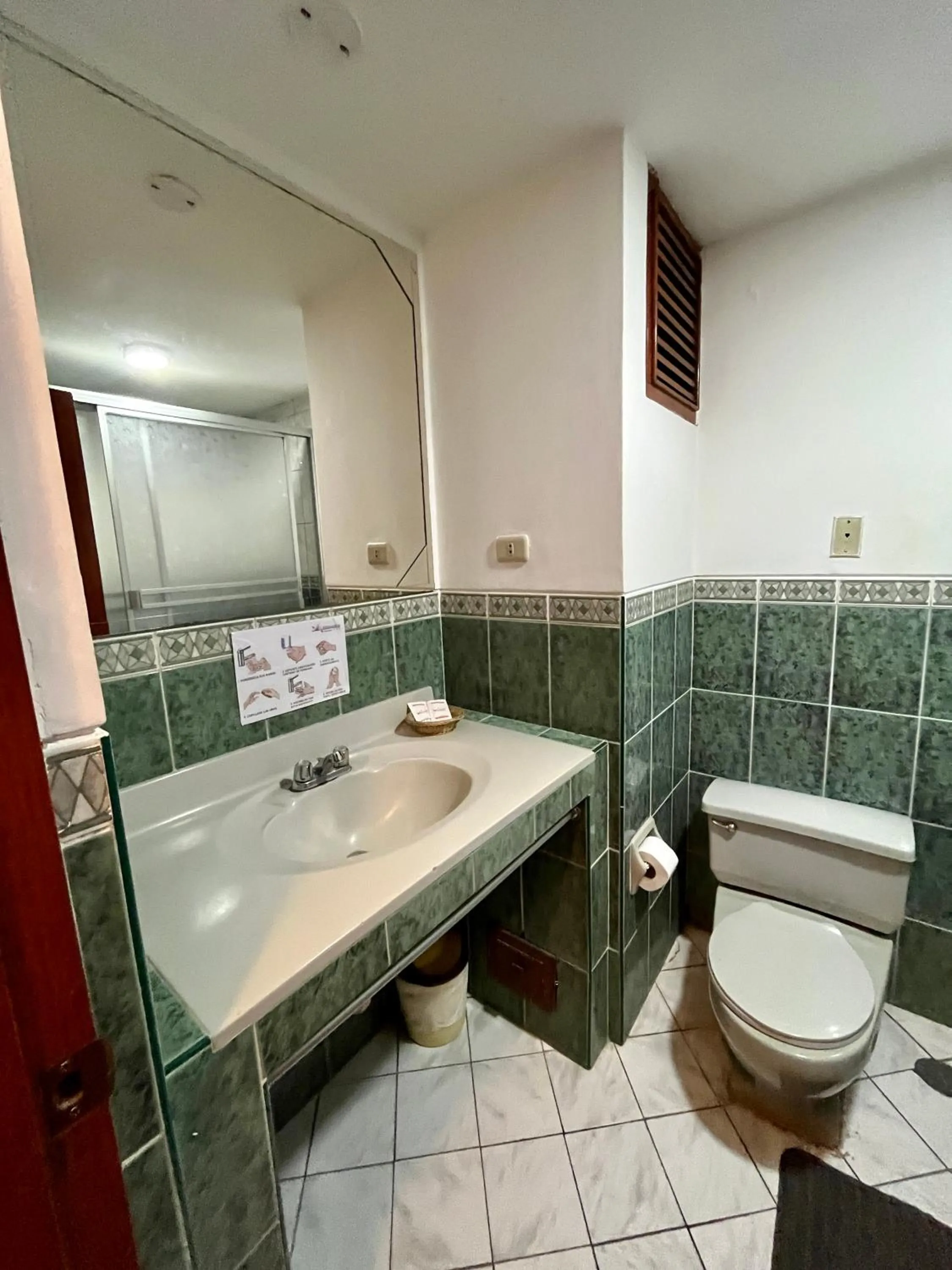 Bathroom in Hotel Vilandre