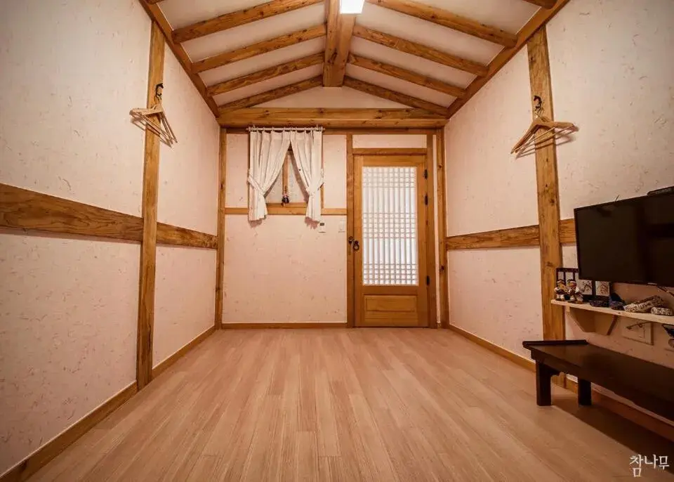 Basic Triple Room in Jeongga Hanok Basic Triple Room in Jeongga Hanok