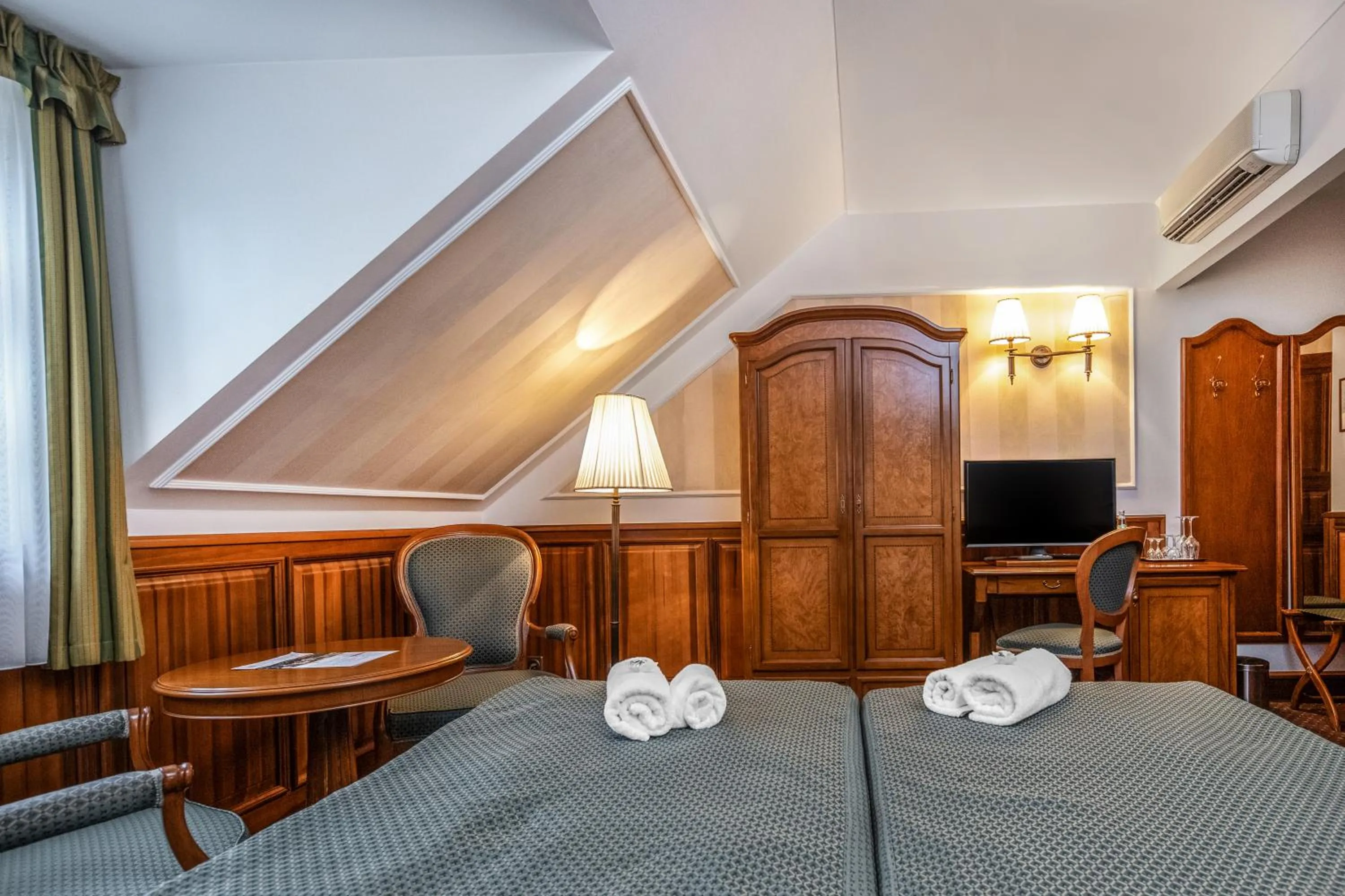 Bed in Kastélyhotel Sasvár Resort