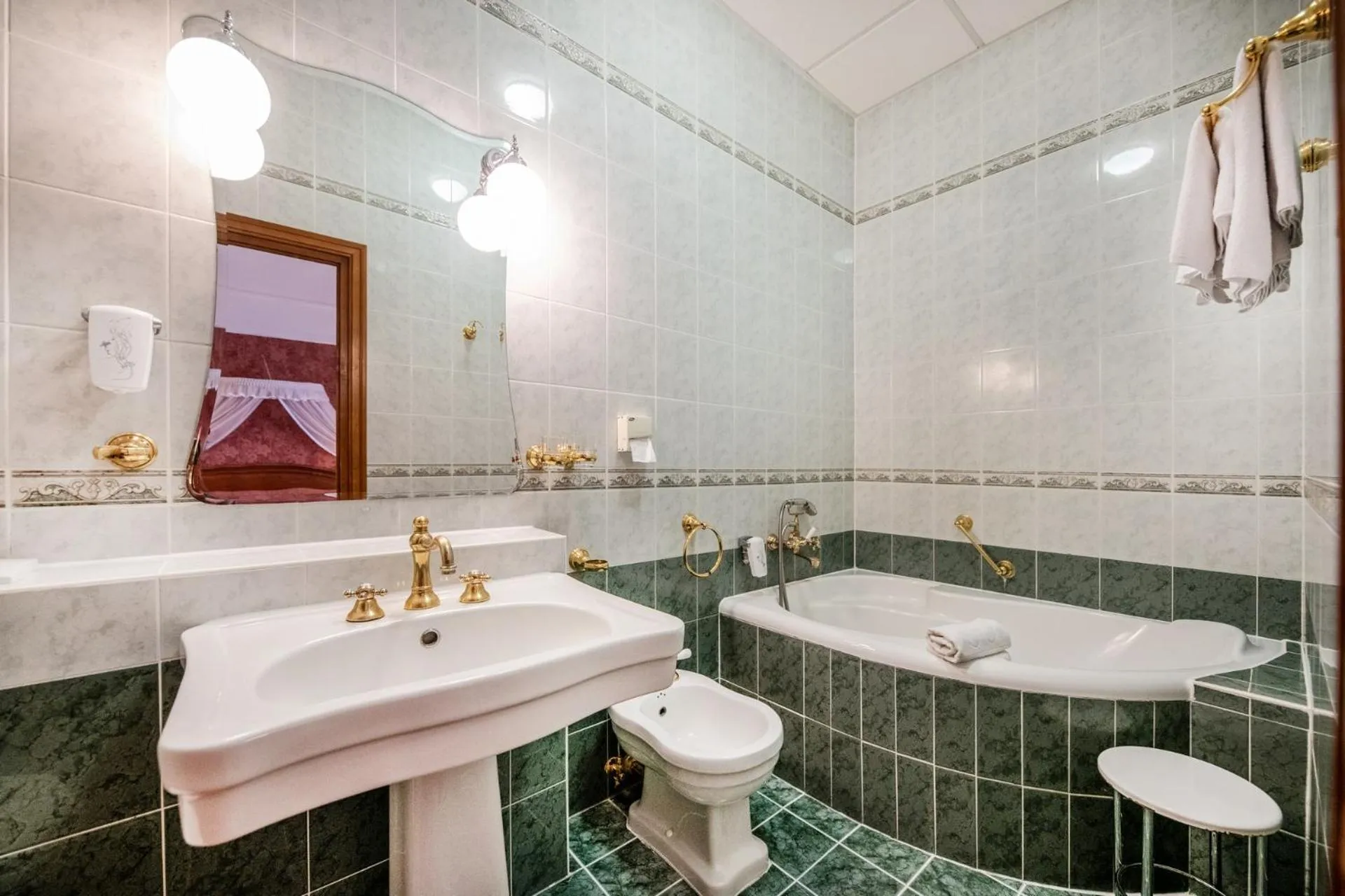 Kastélyhotel Sasvár Resort