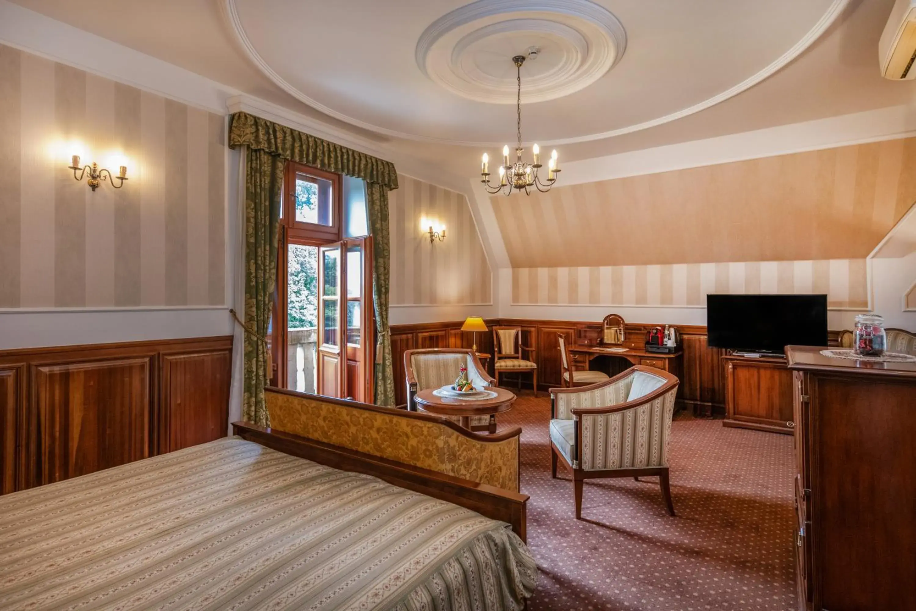 Suite with Spa Bath in Kastélyhotel Sasvár Resort Suite with Spa Bath in Kastélyhotel Sasvár Resort