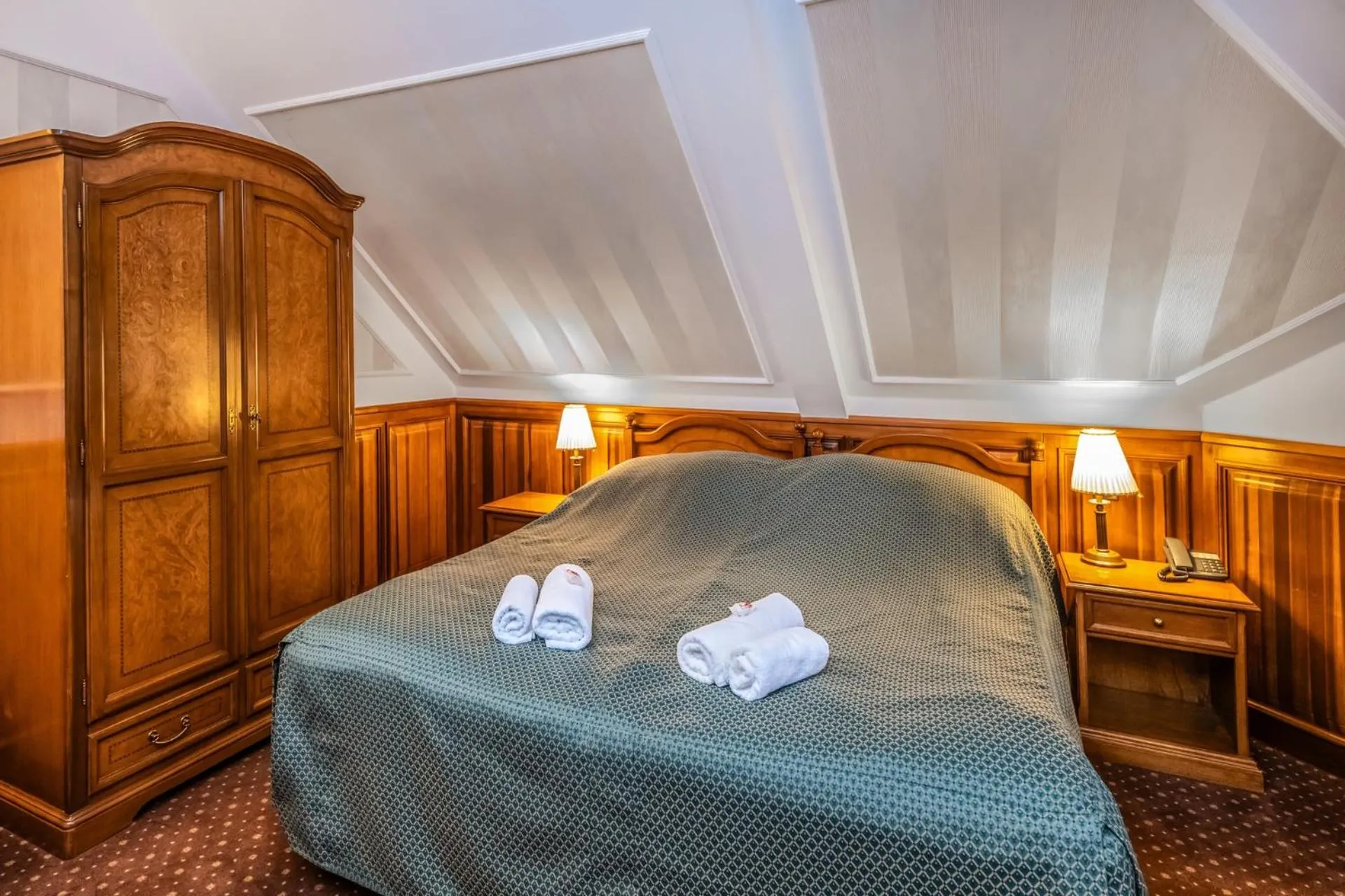 Bed in Kastélyhotel Sasvár Resort