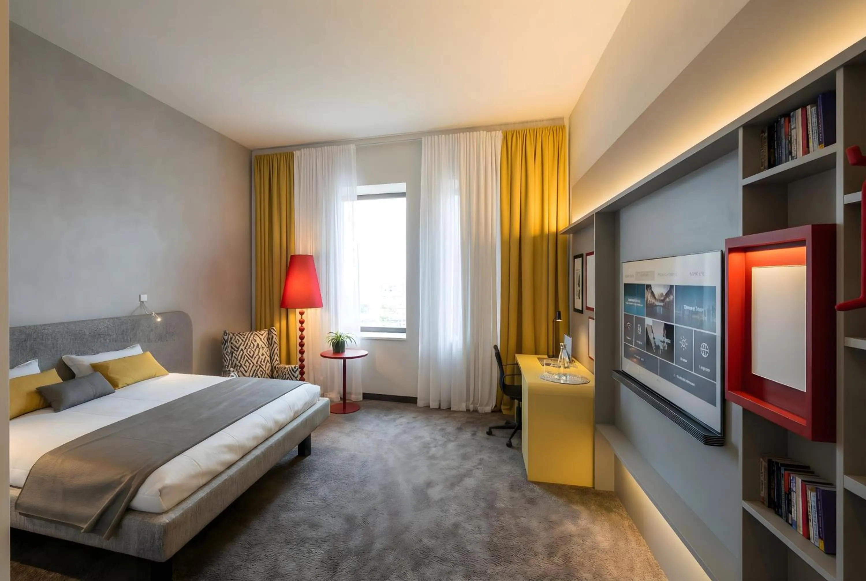 Photo of the whole room, Bed in Hotel Soho