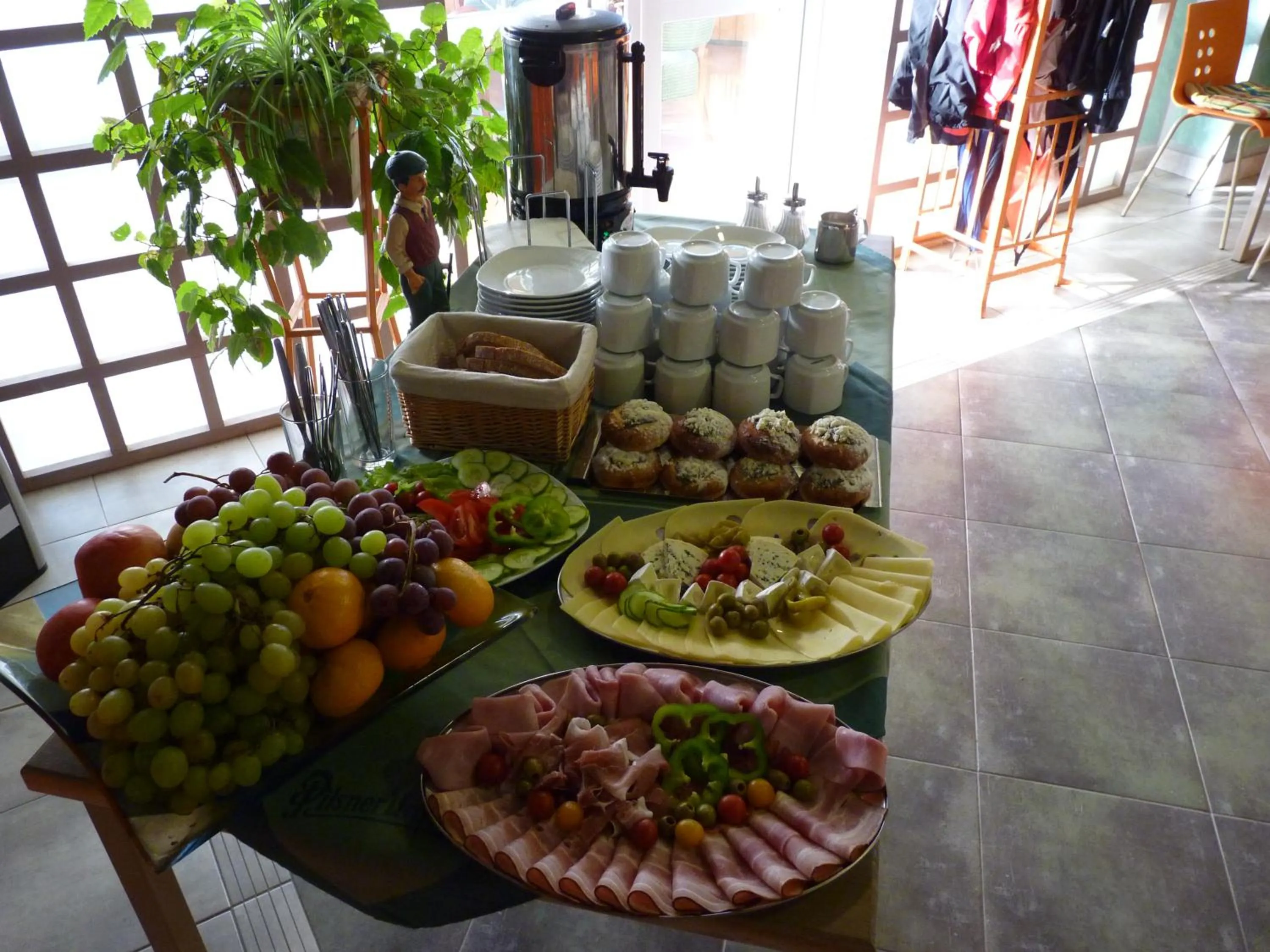 Restaurant/places to eat in Hotel Devítka