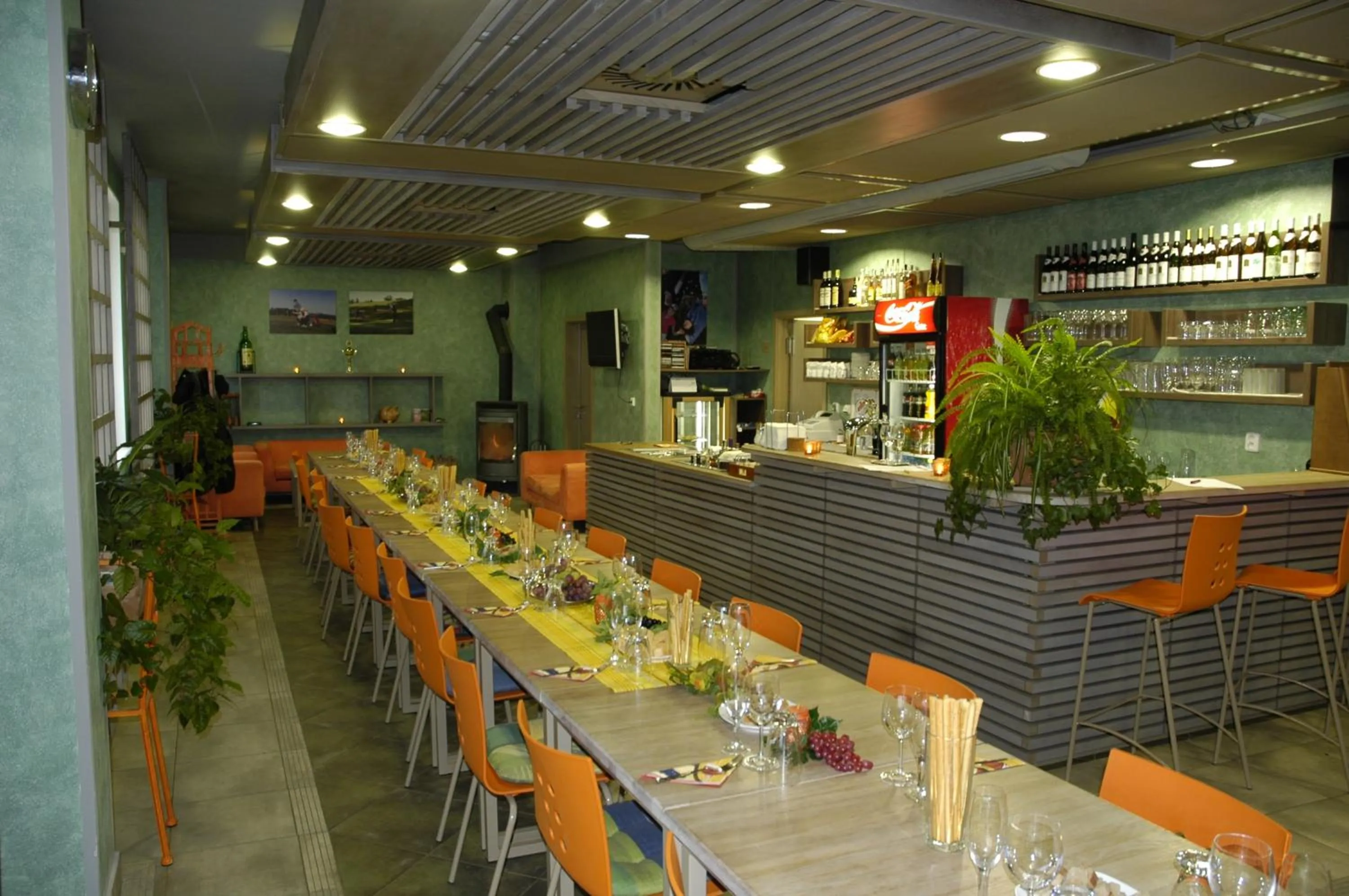 Restaurant/places to eat in Hotel Devítka