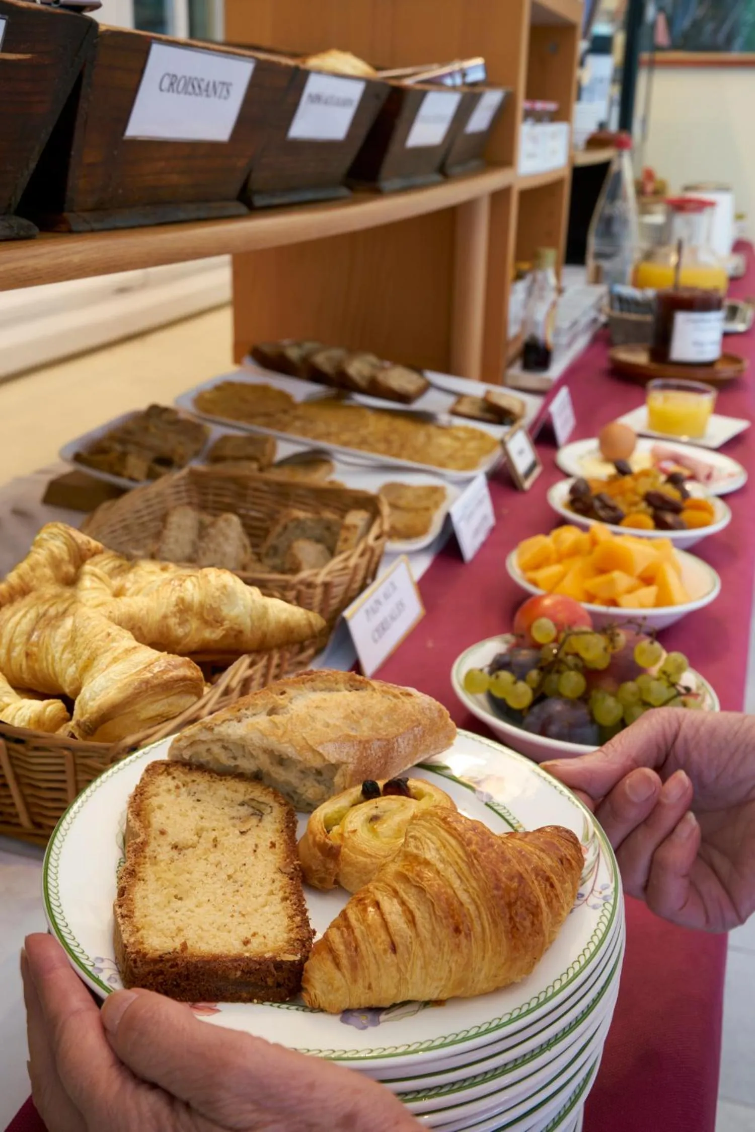 Buffet breakfast in Logis Hôtel Le Belle Rive