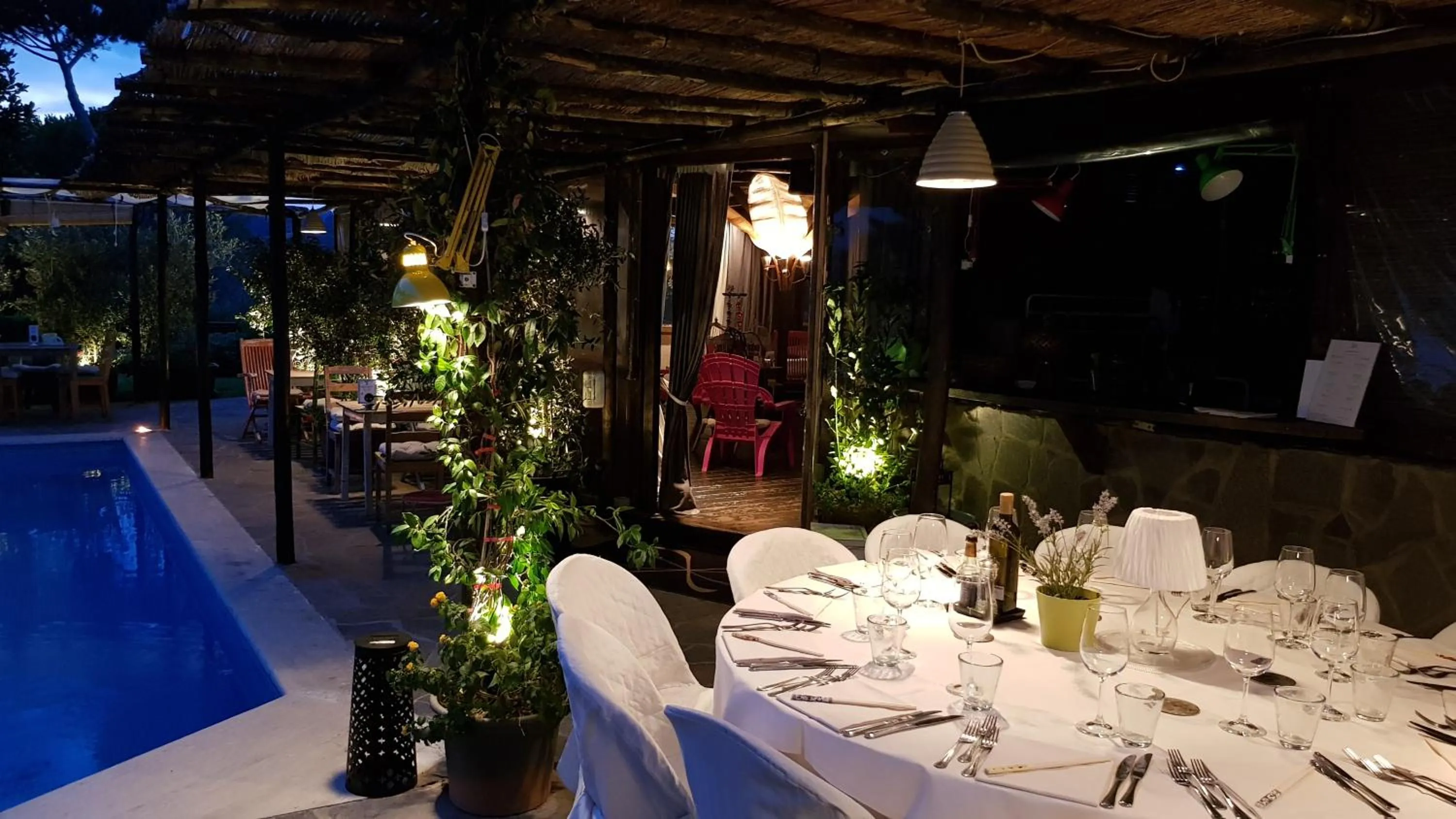 Restaurant/places to eat in Almanuda Naturist Village