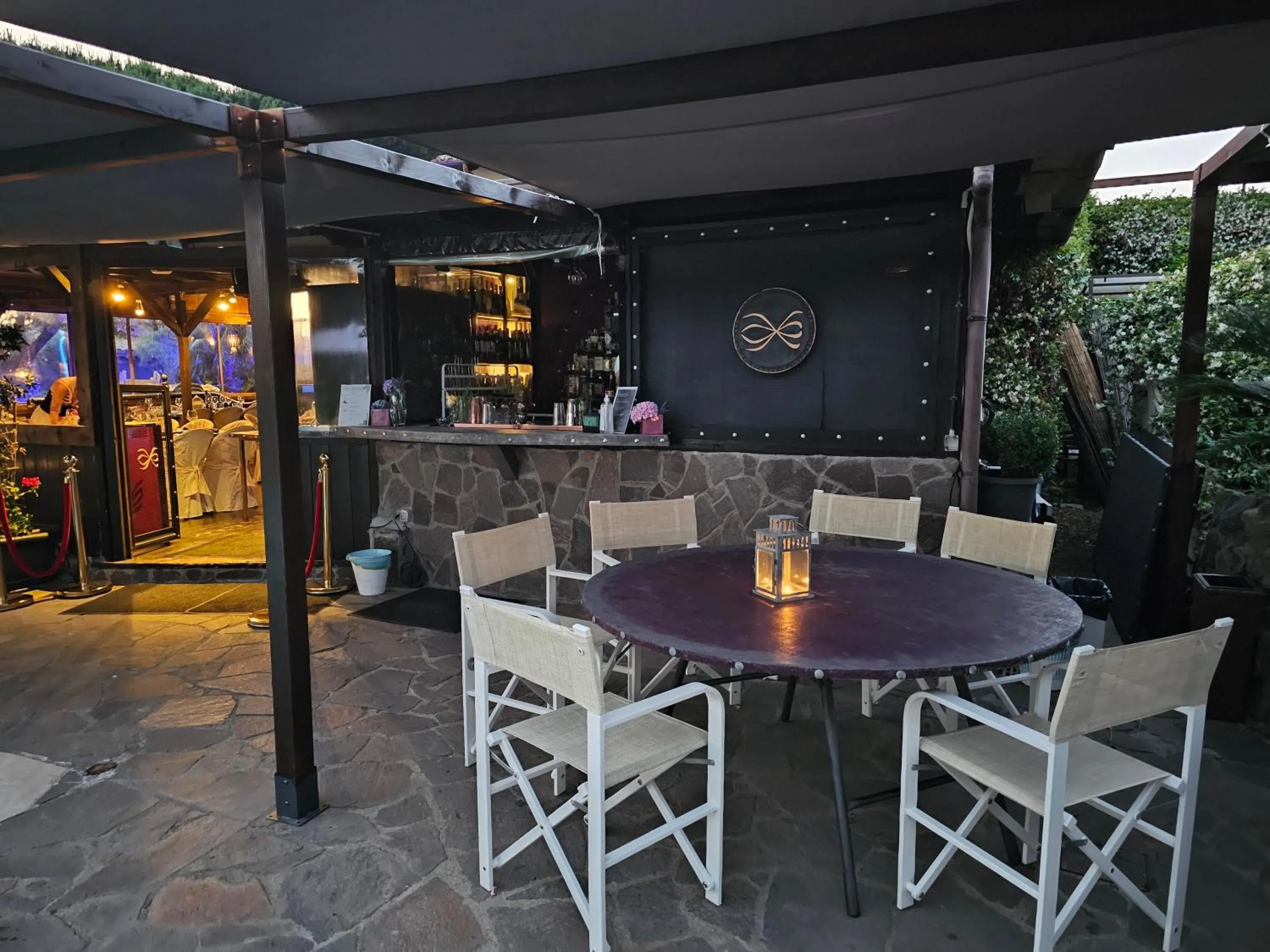 Restaurant/places to eat in Almanuda Naturist Village