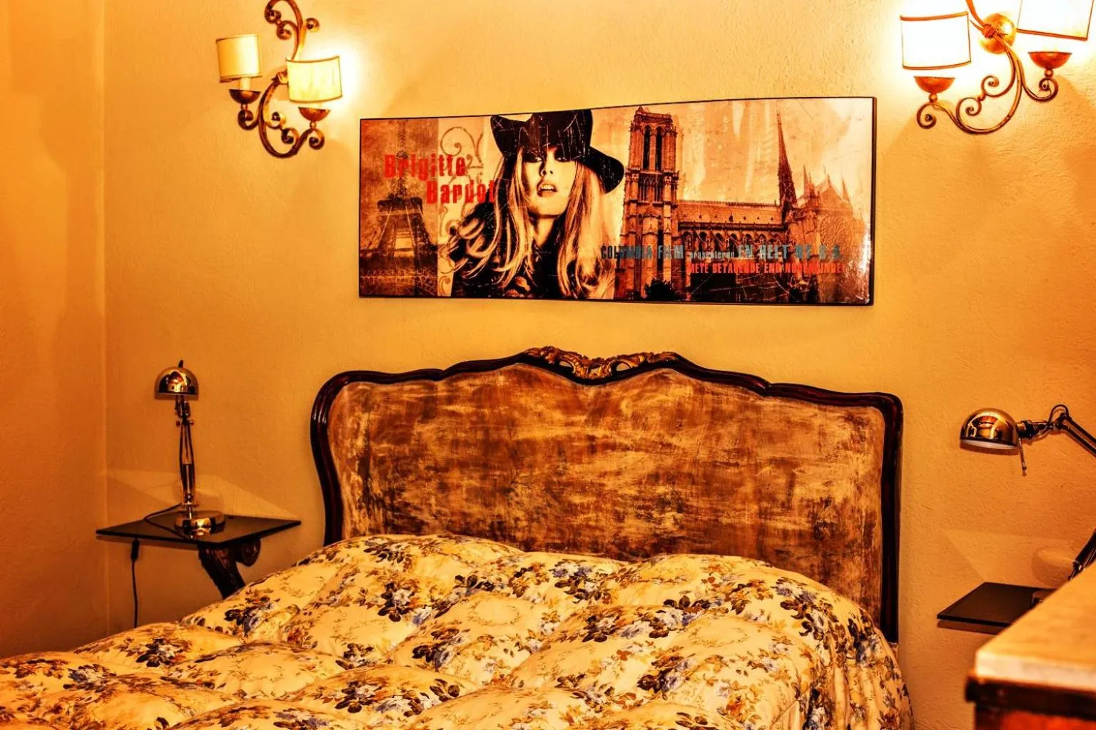 Bed in Almanuda Naturist Village