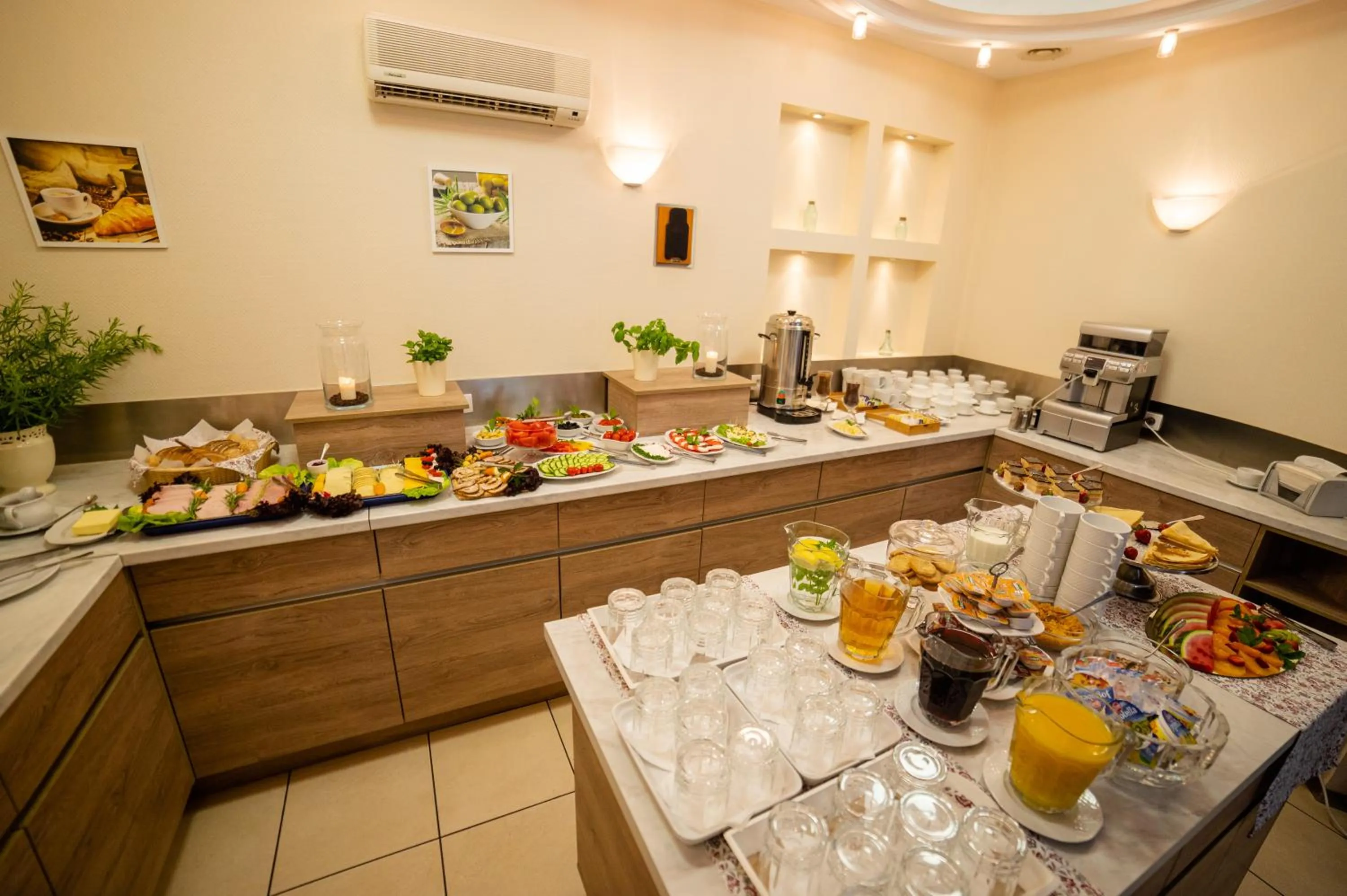 Restaurant/places to eat in Delta In