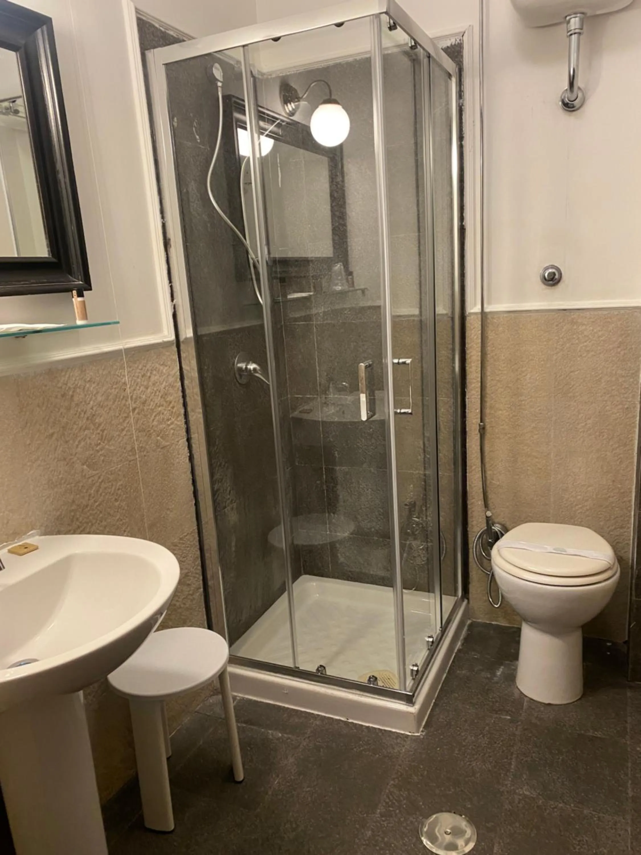 Shower in Hotel Plebiscito Aparthotel