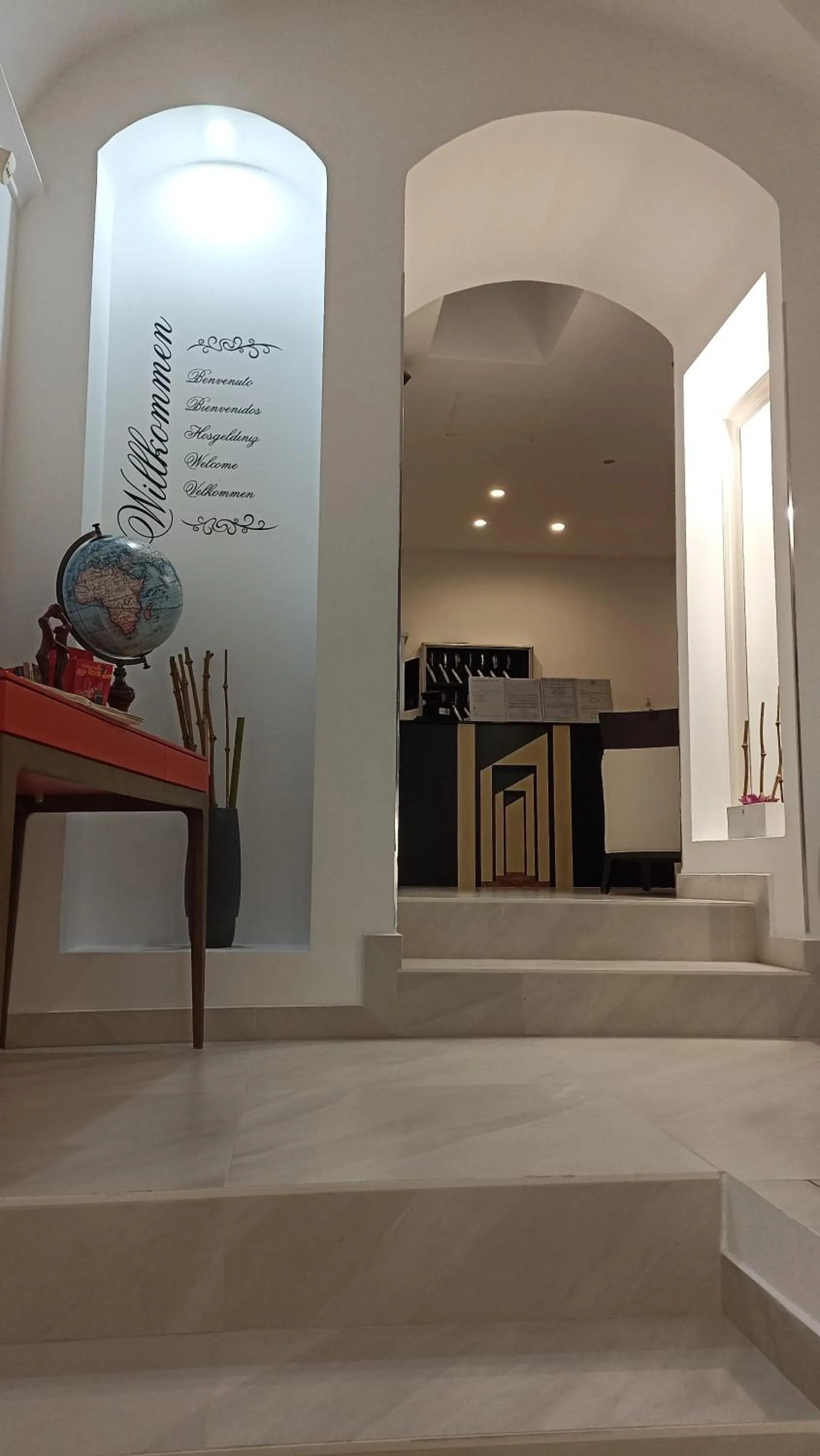 elevator in Hotel Plebiscito Aparthotel