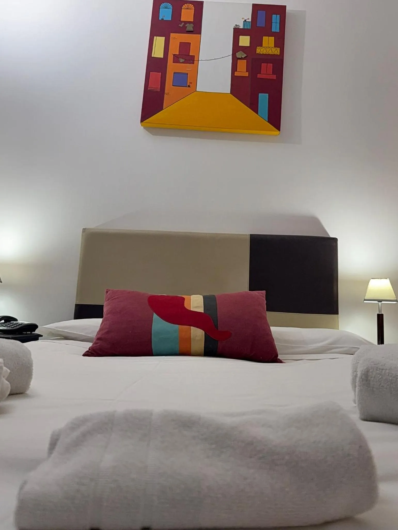 Decorative detail, Bed in Hotel Plebiscito Aparthotel