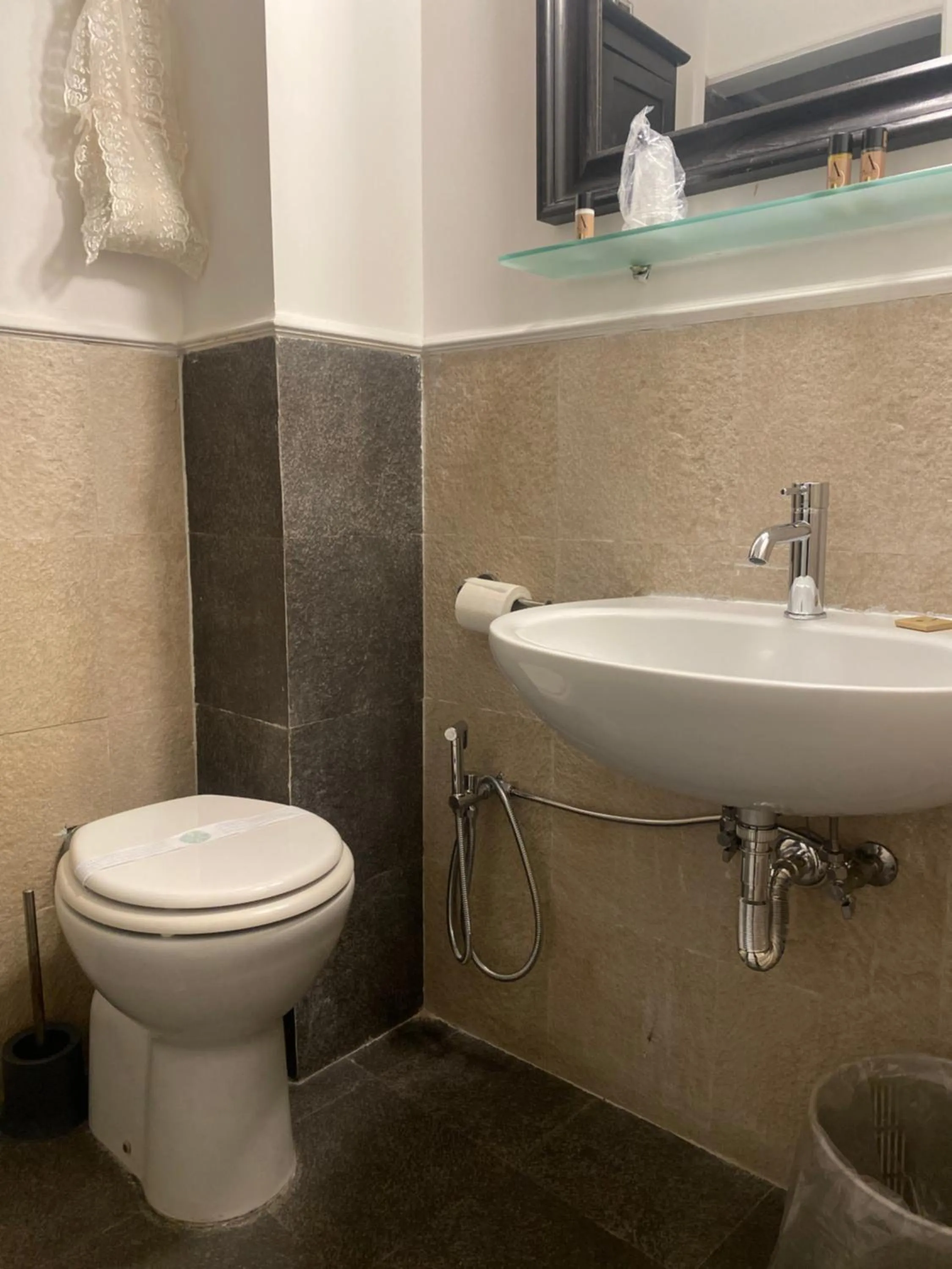 Toilet in Hotel Plebiscito Aparthotel