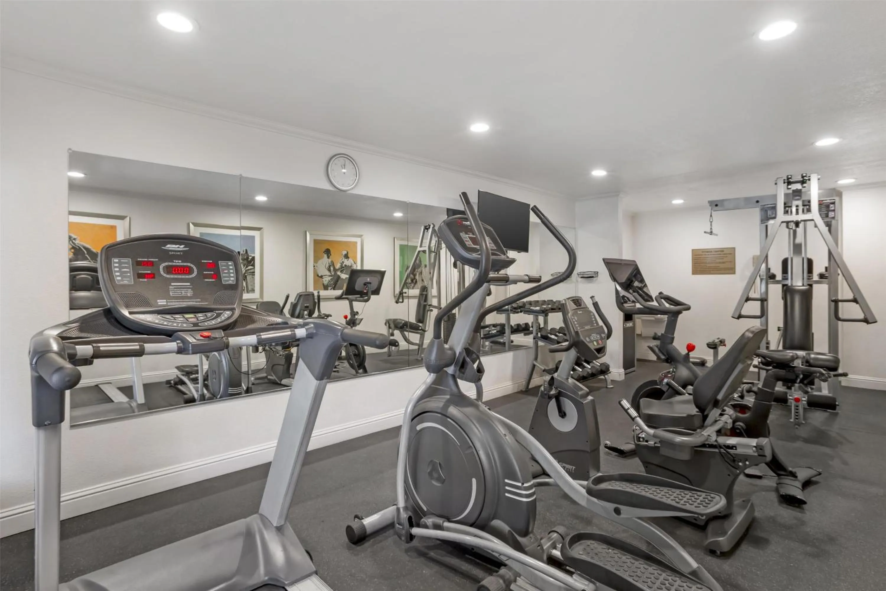 Fitness centre/facilities in Best Western Plus Dixon Davis
