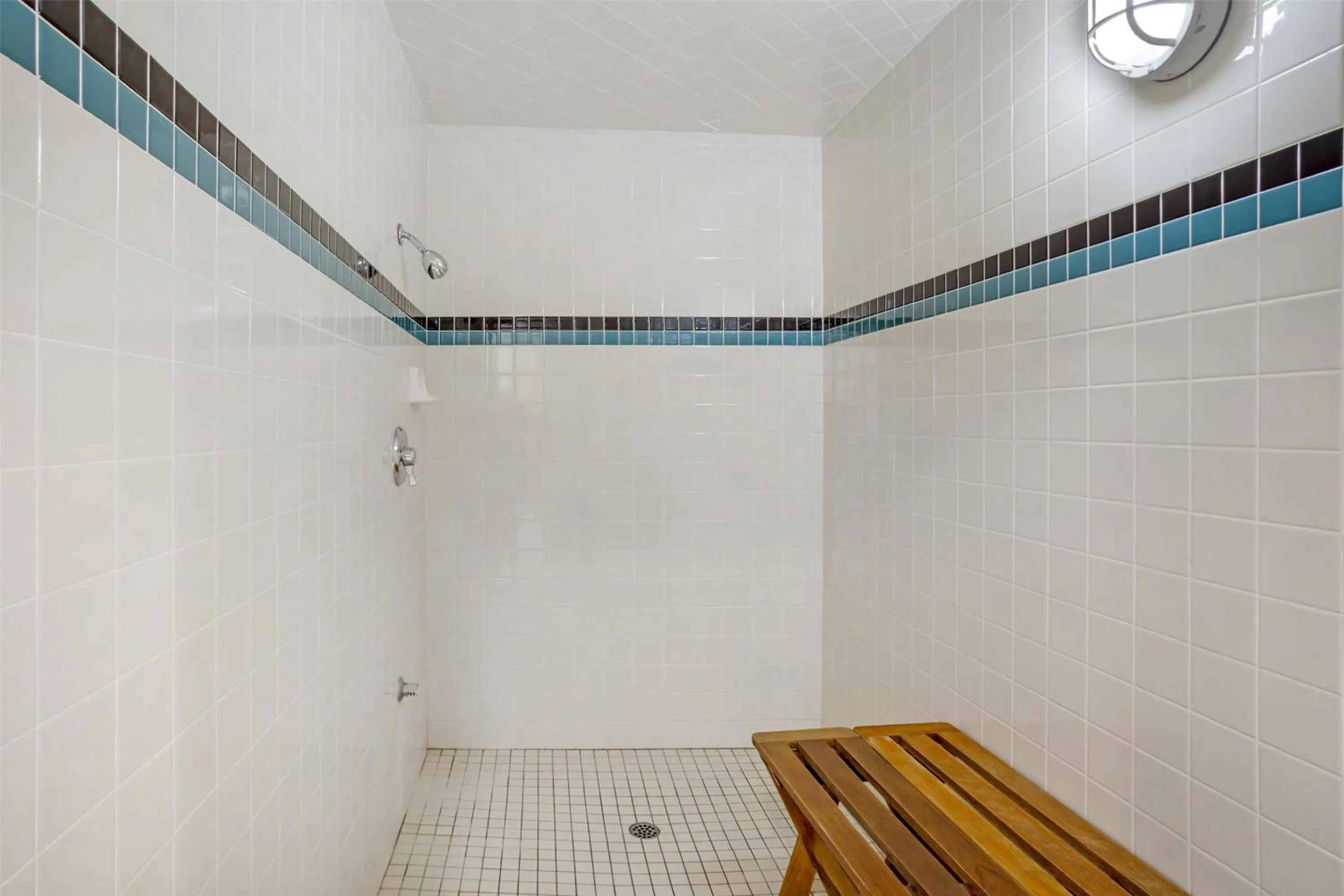 Property building in Best Western Plus Dixon Davis