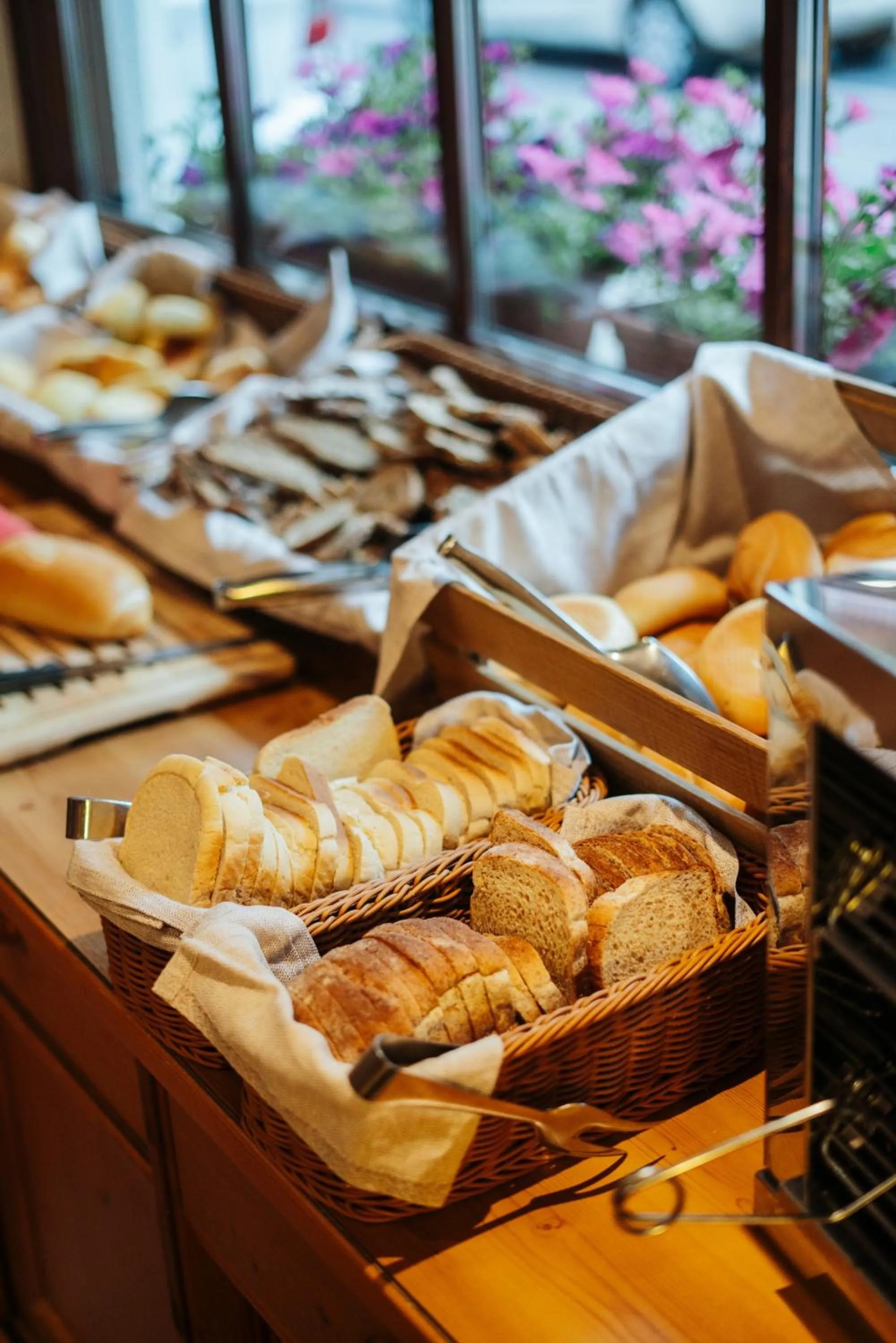 Buffet breakfast in Garni Aritz