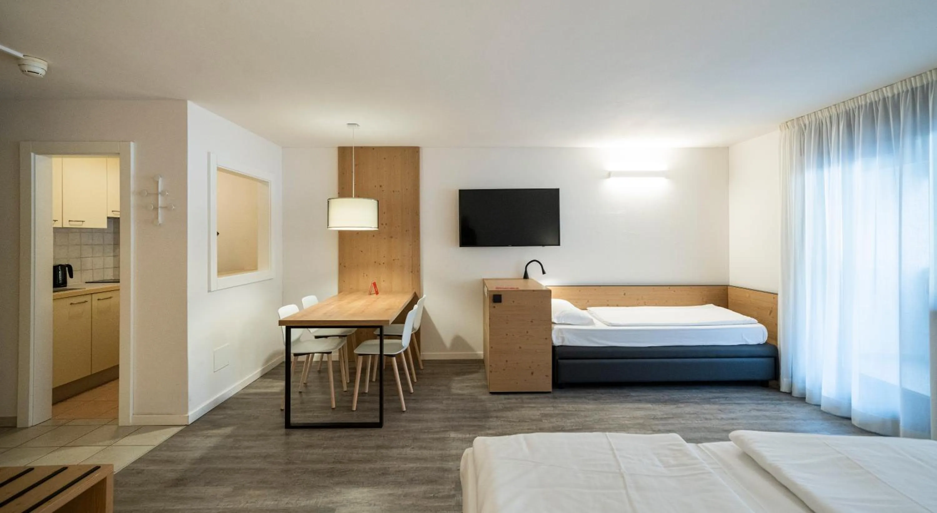 Photo of the whole room, Bed in Residence Lastei