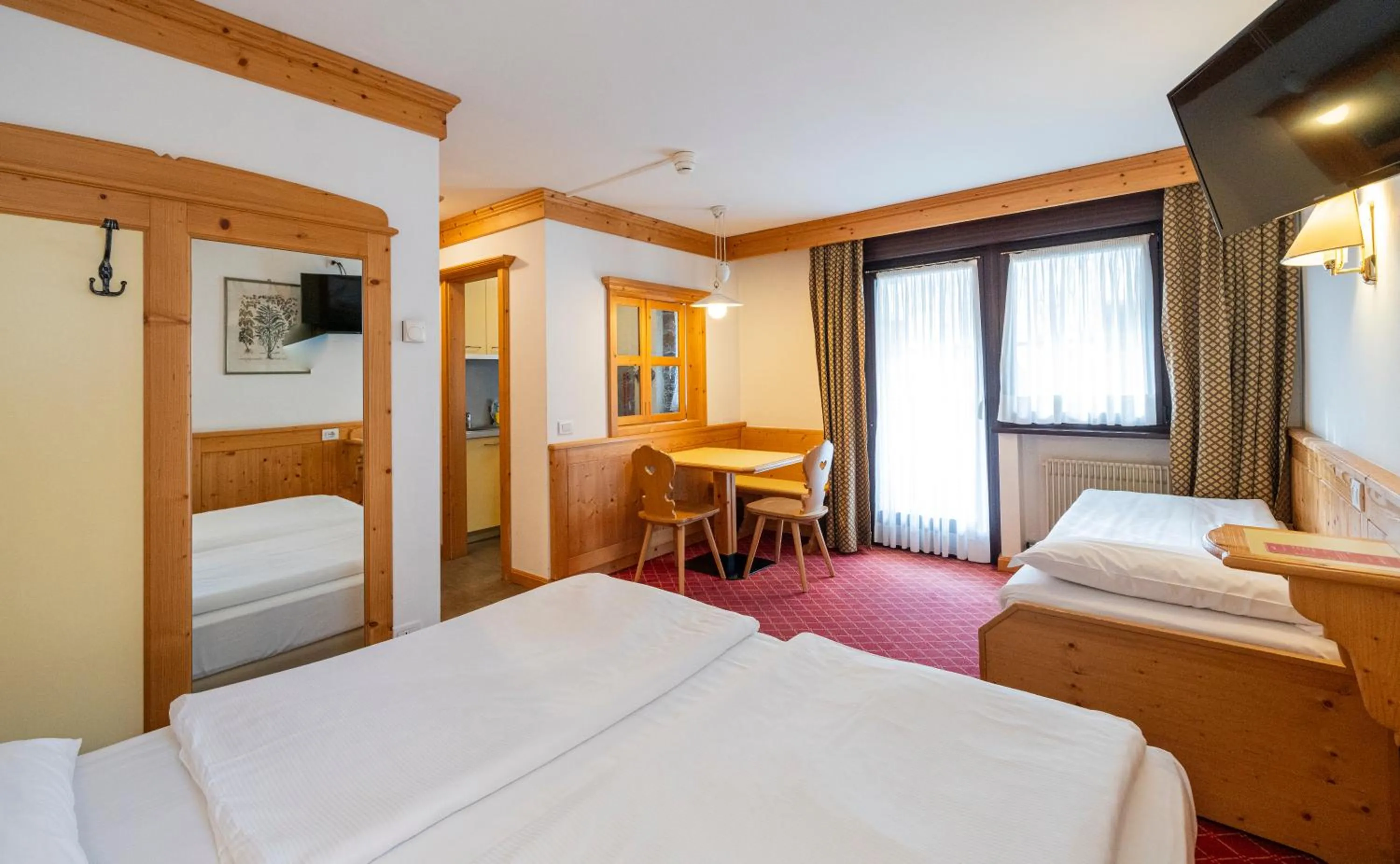 Photo of the whole room, Bed in Residence Lastei