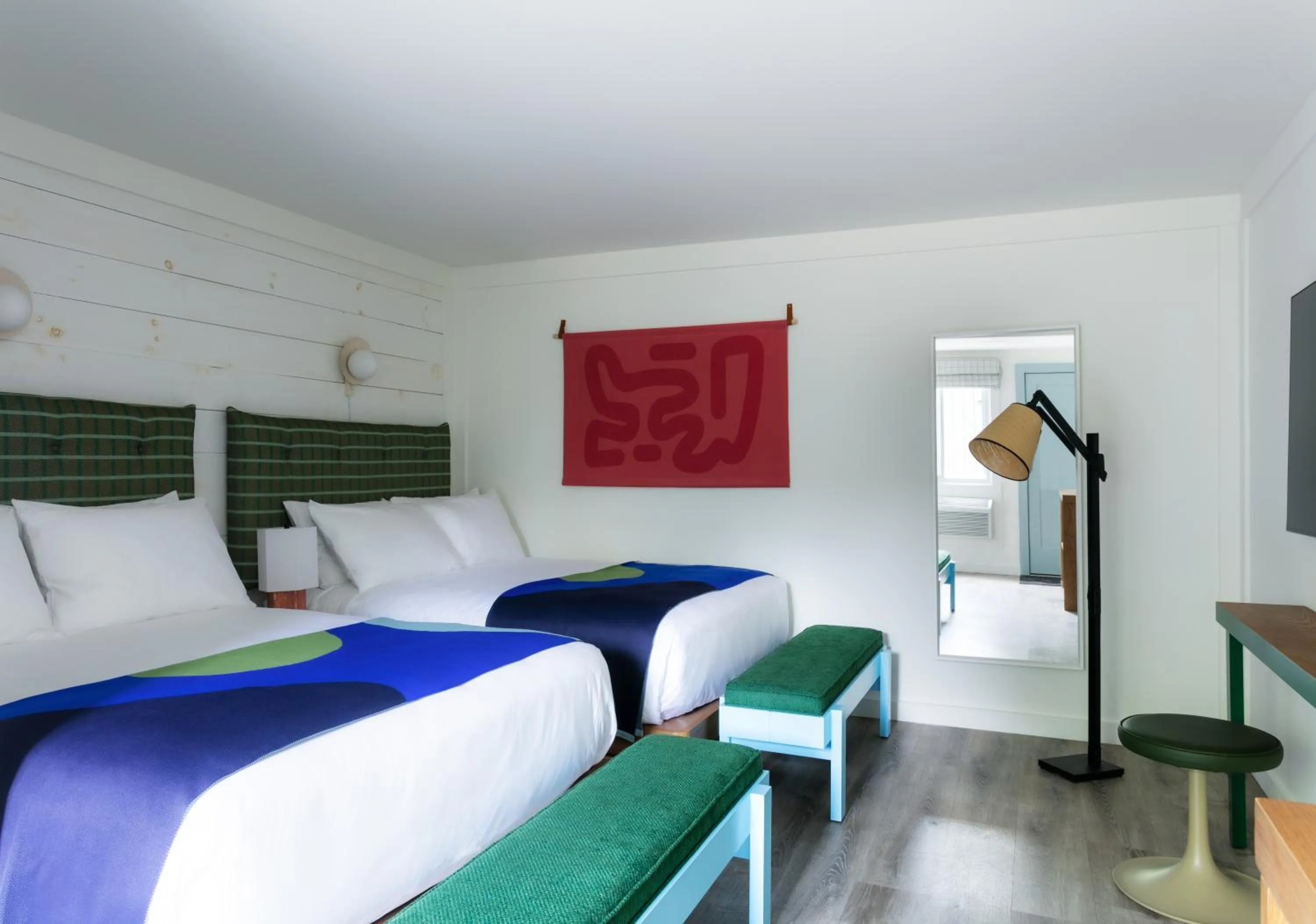 Photo of the whole room, Bed in Outbound Stowe