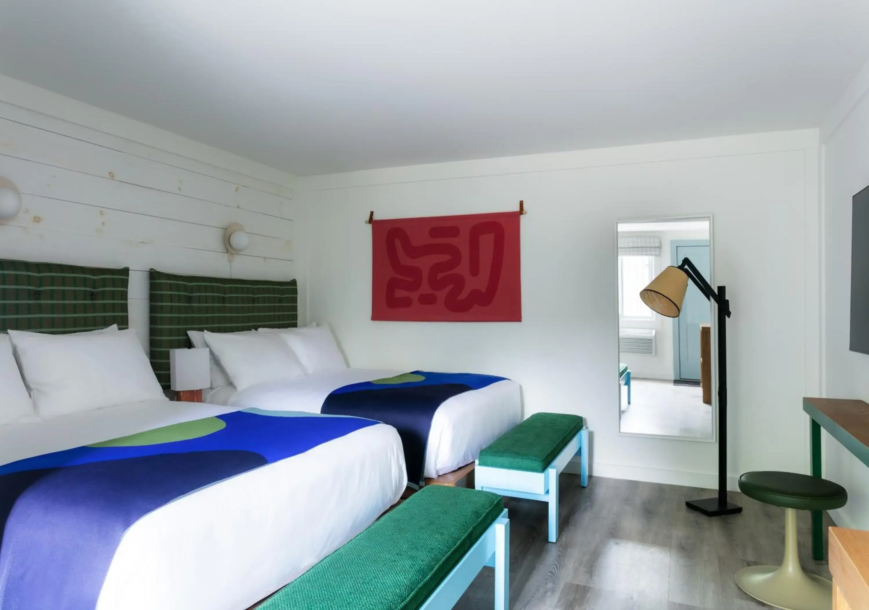 Classic Two Queens in Outbound Stowe Classic Two Queens in Outbound Stowe