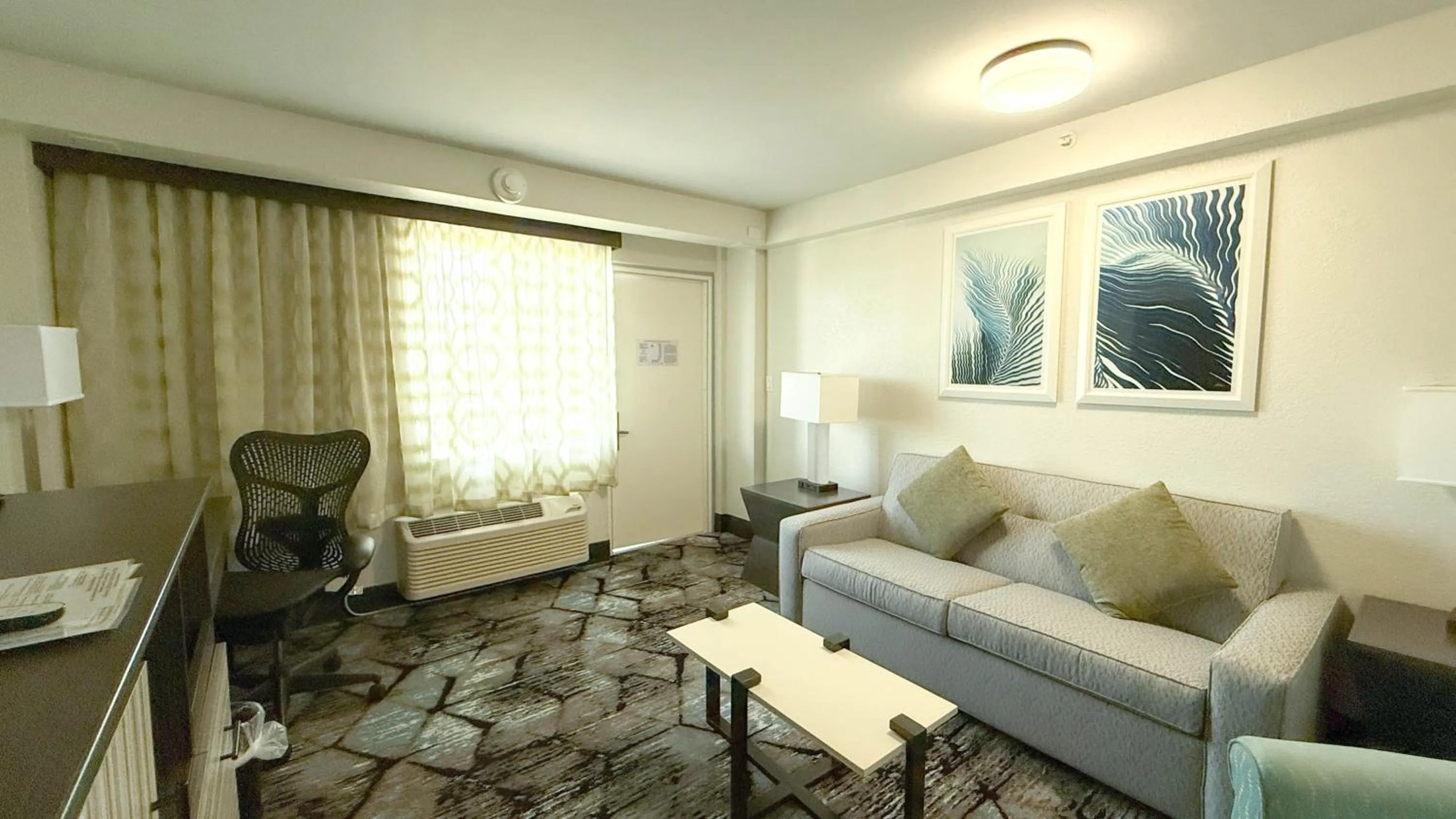 Seating area in Best Western Plus Daytona Inn Seabreeze