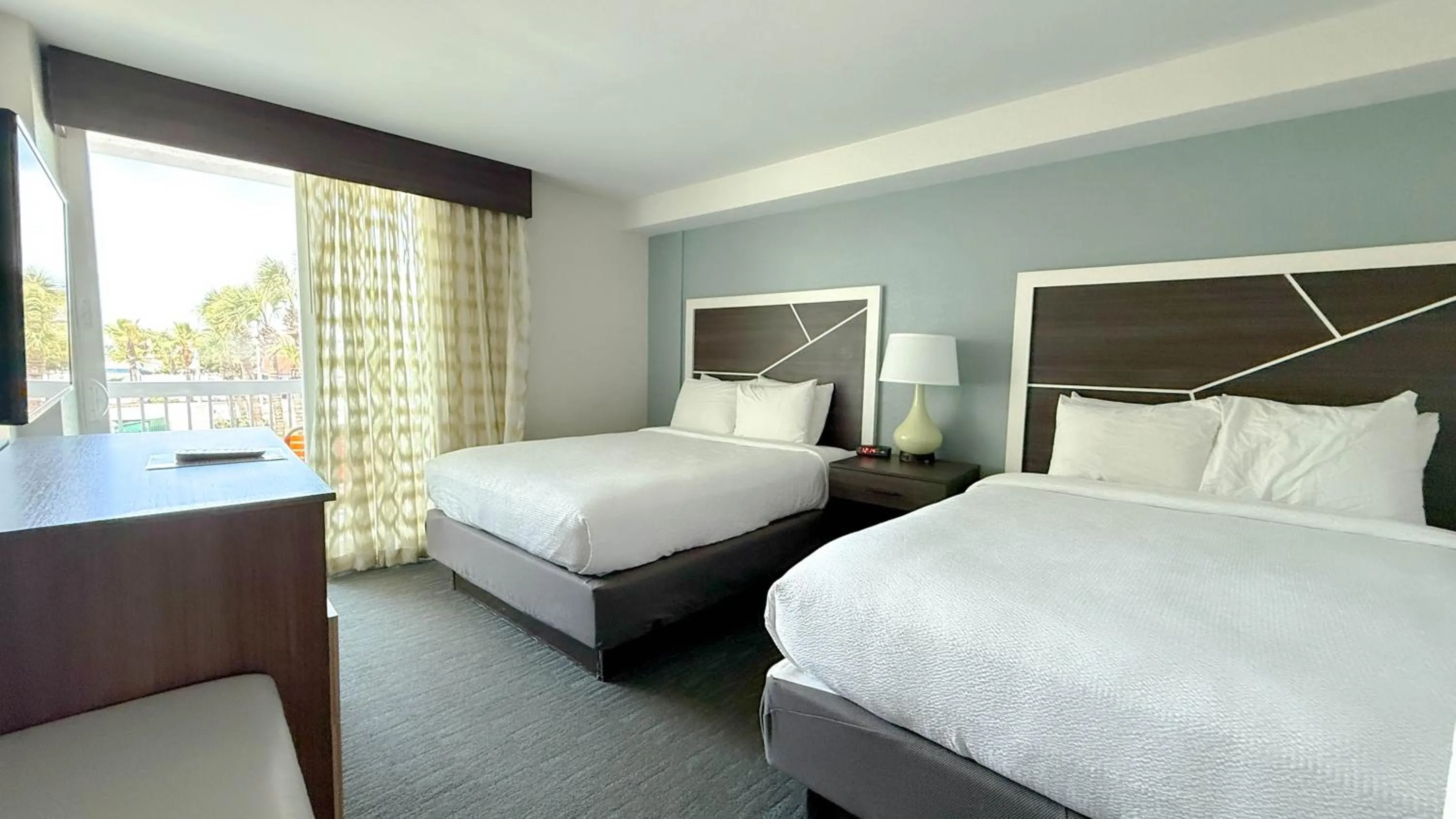 Bedroom, Bed in Best Western Plus Daytona Inn Seabreeze