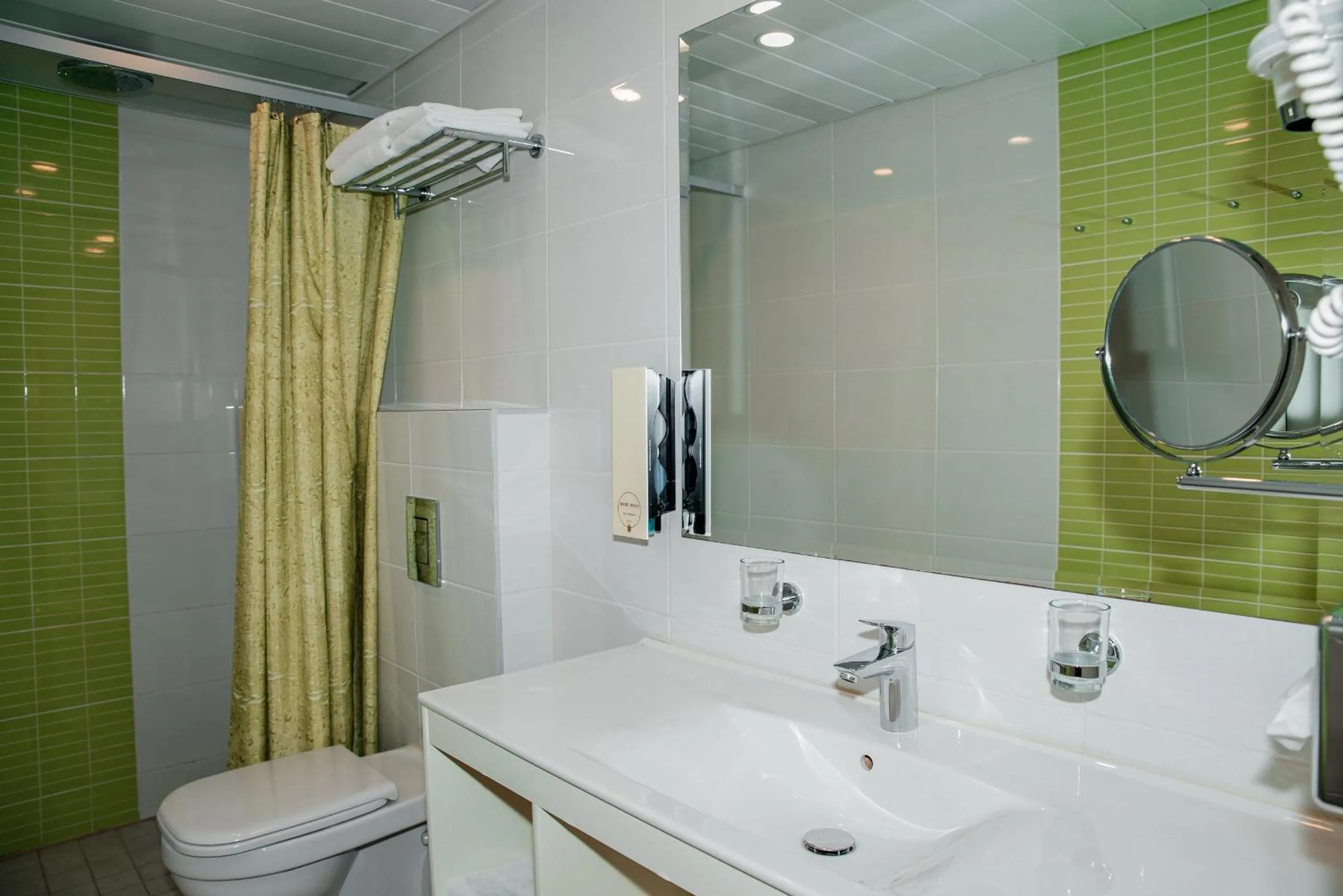 Shower in Pärnu Hotel