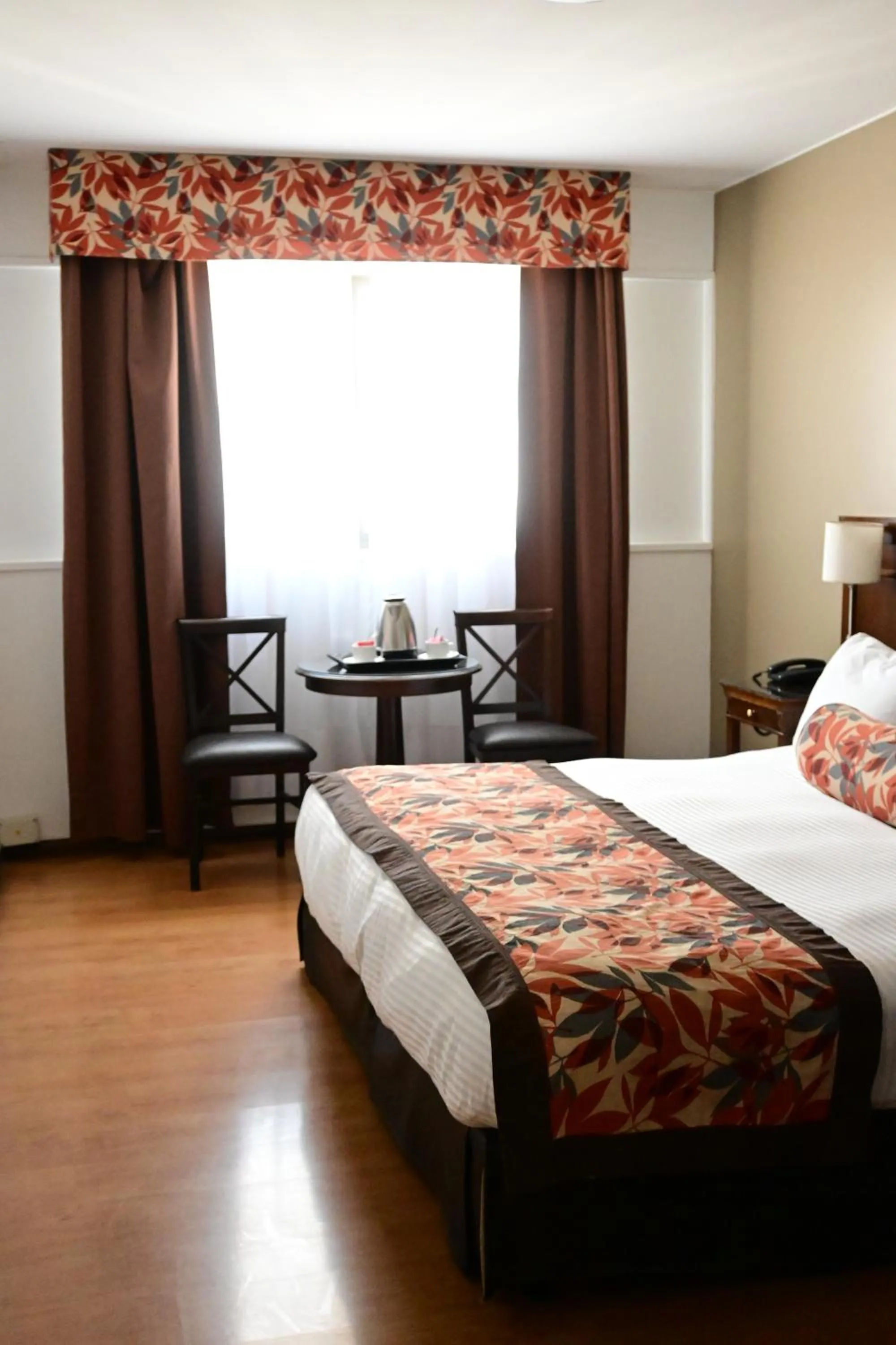 Bedroom, Bed in Hotel Mendoza