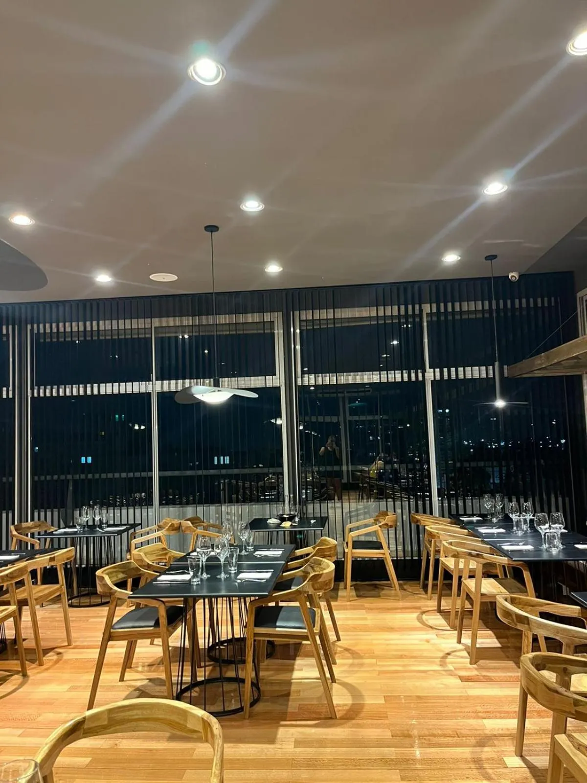 Restaurant/places to eat in Hotel Mendoza