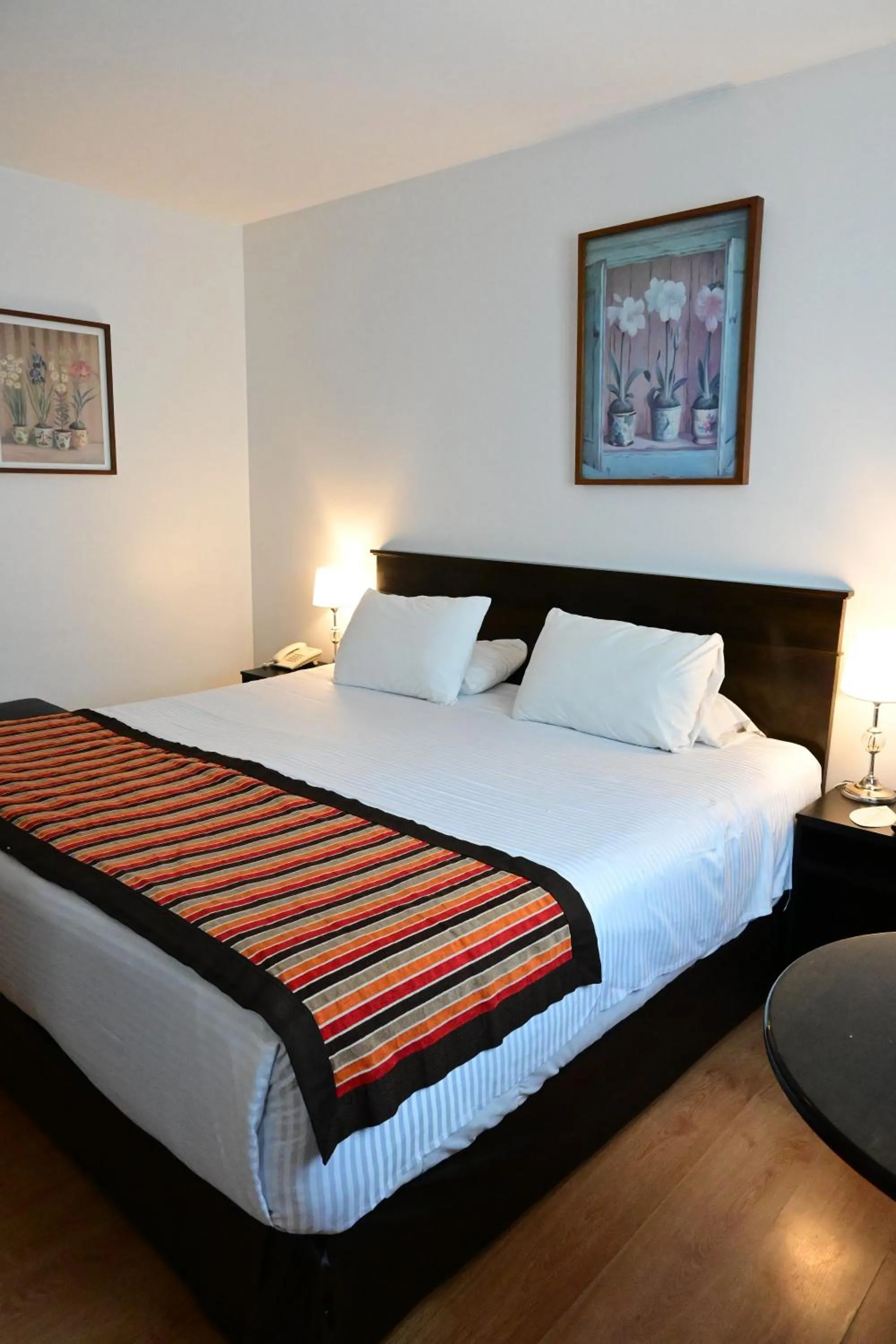 Bed in Hotel Mendoza