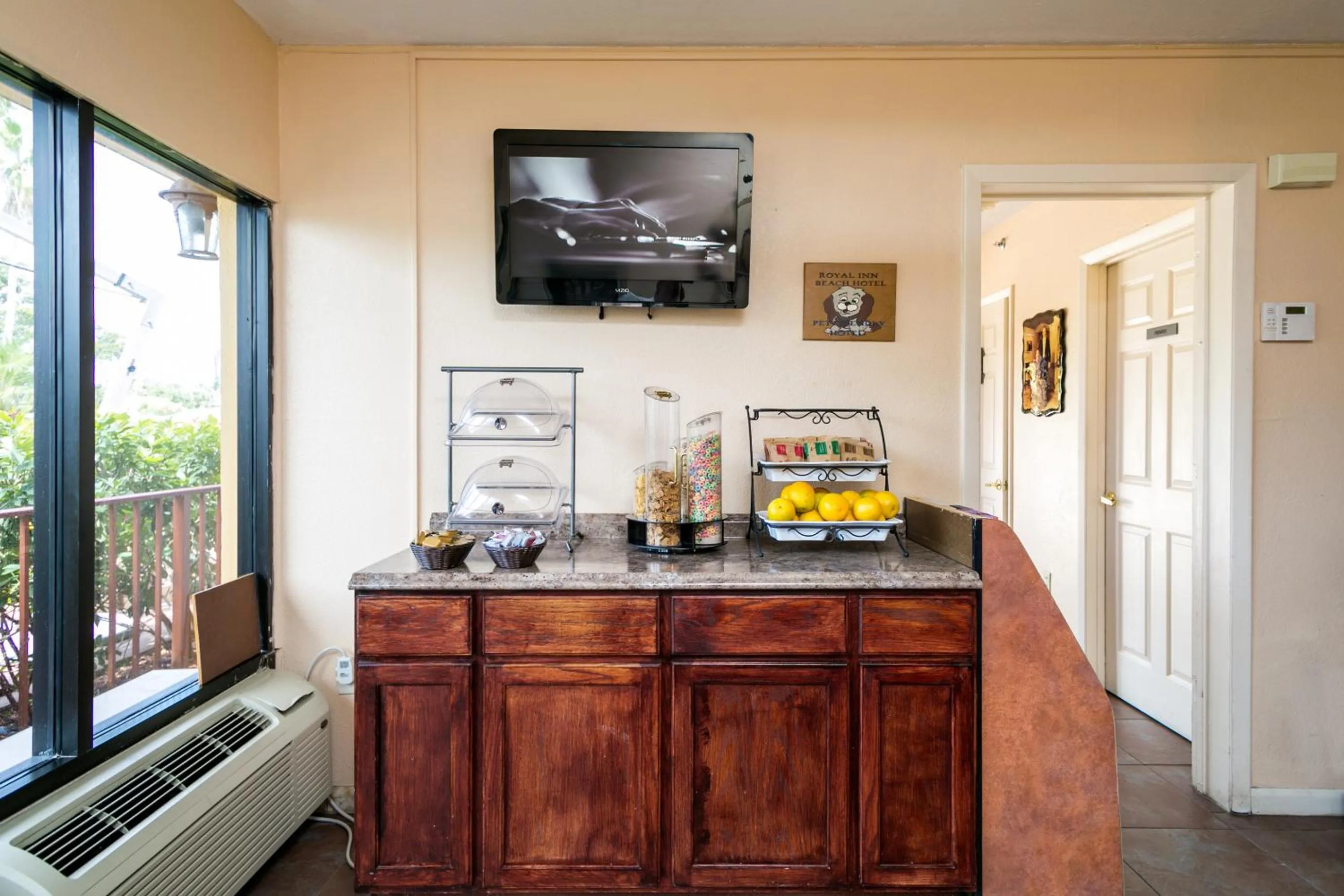 Continental breakfast in Royal Inn Beach Hutchinson Island