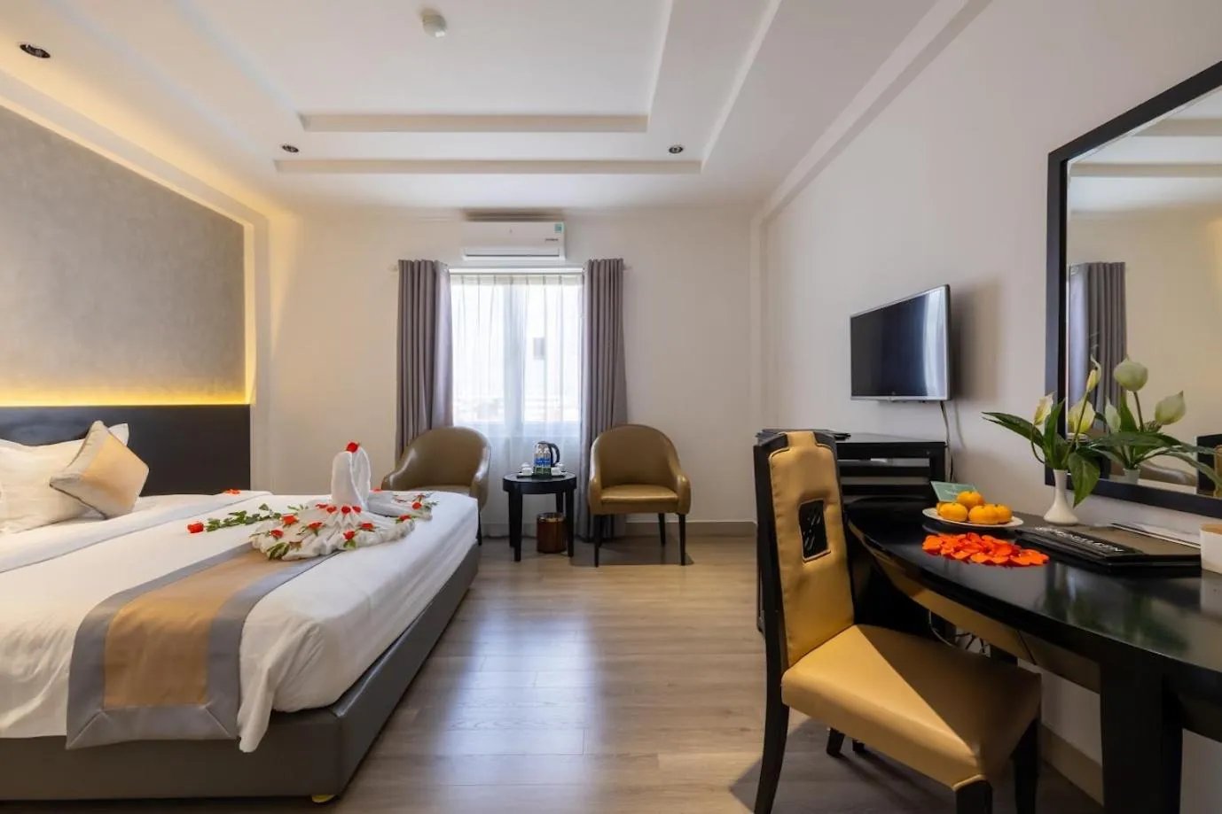 Bedroom, Bed in Rosaleen Boutique Hotel