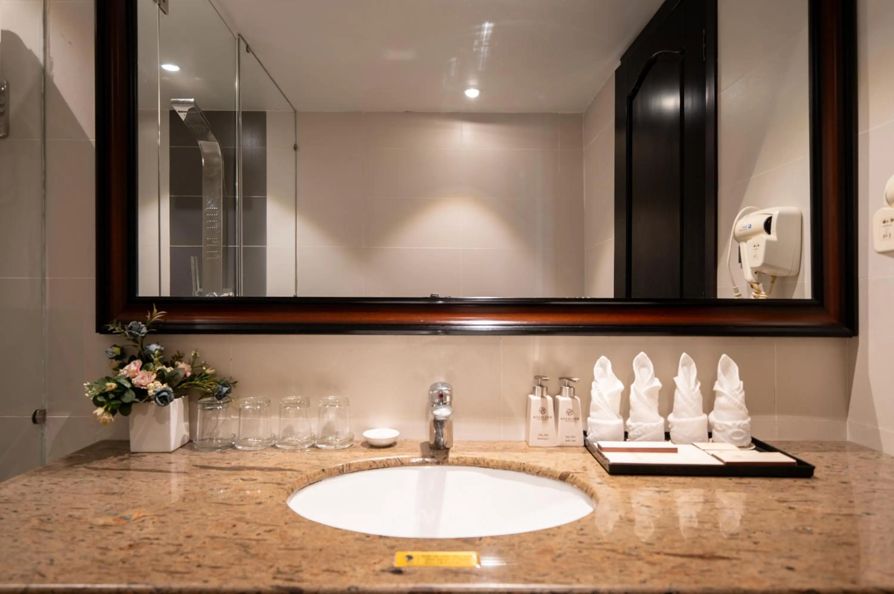 Shower in Rosaleen Boutique Hotel