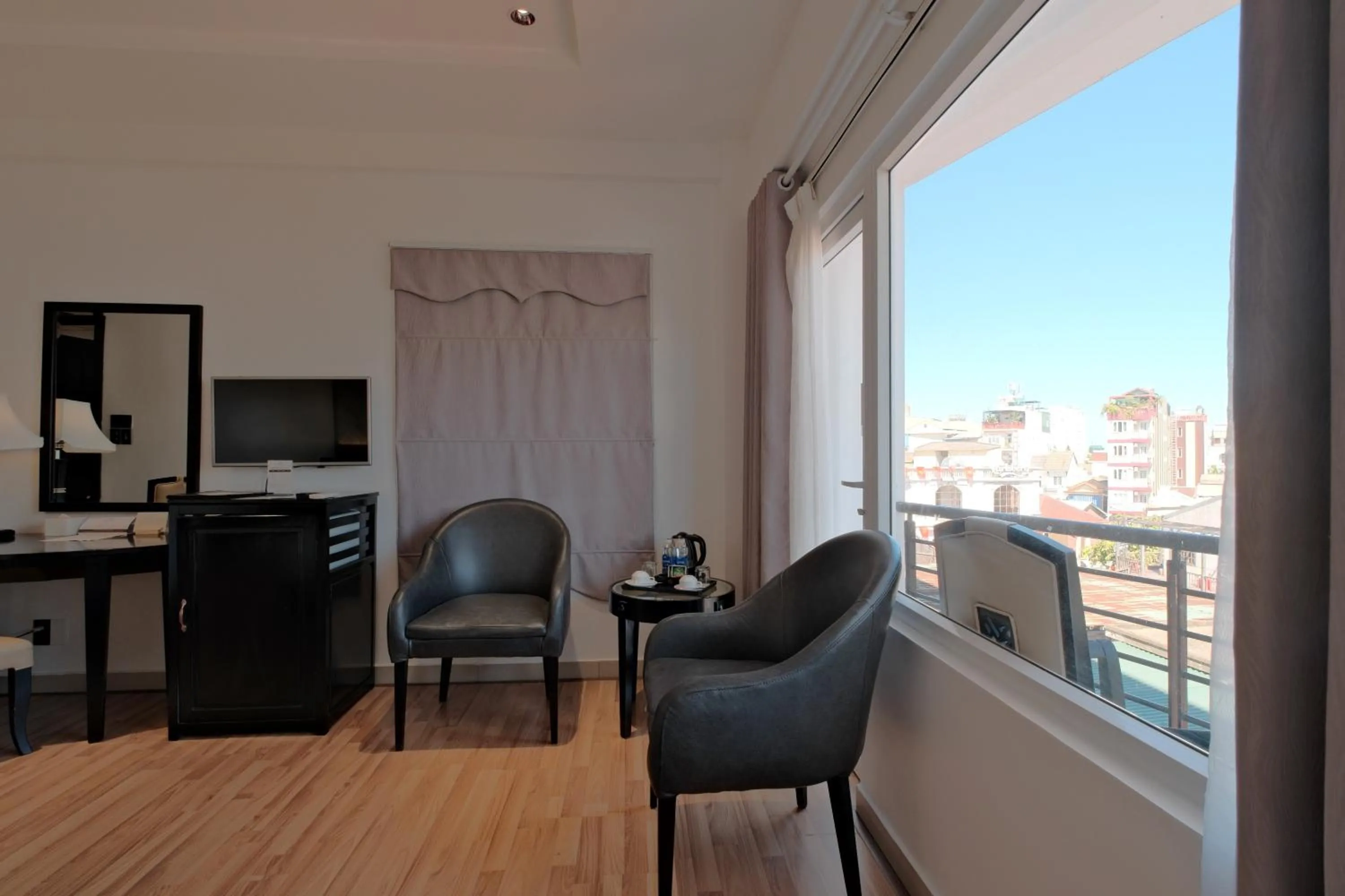 TV and multimedia in Rosaleen Boutique Hotel