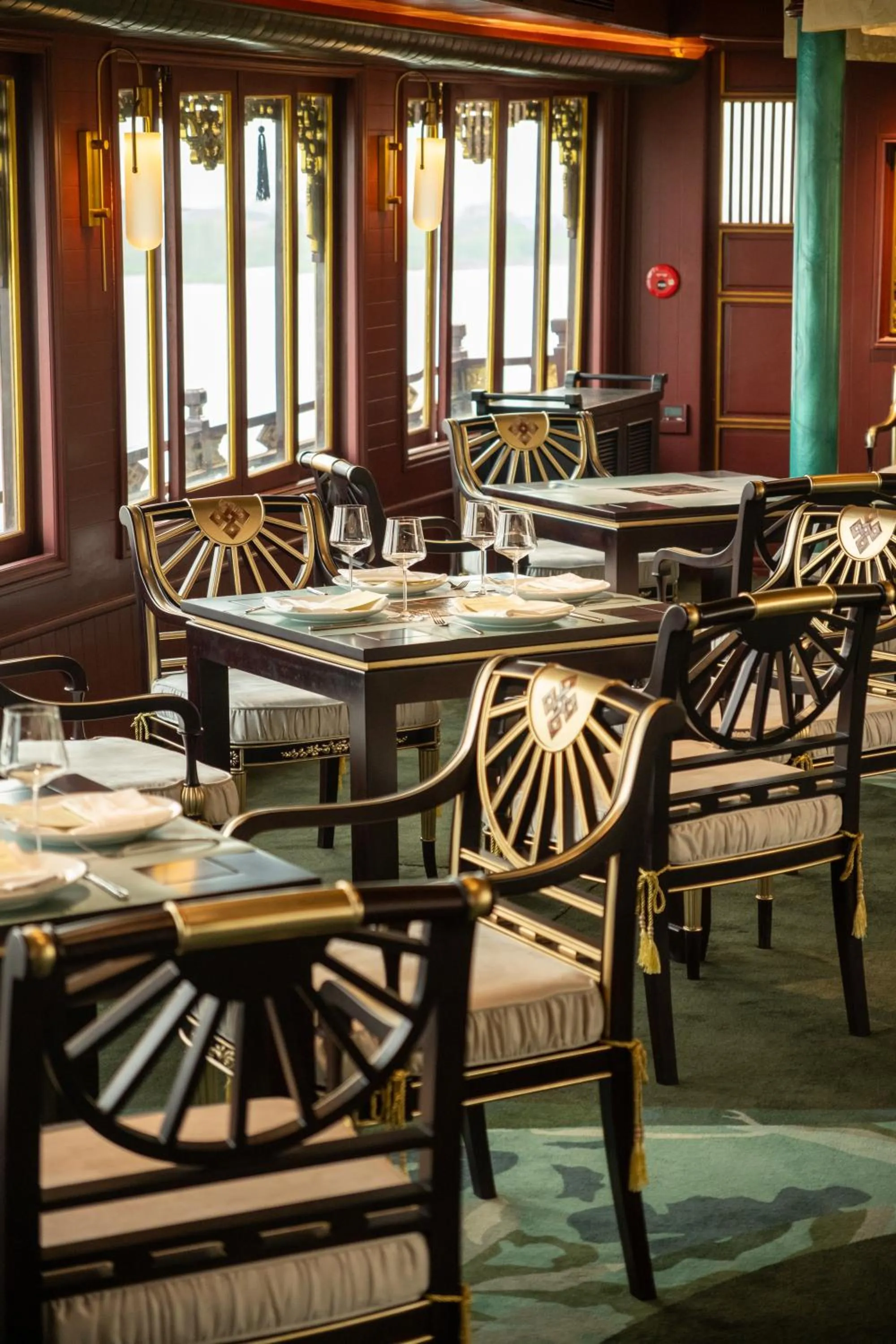 Restaurant/places to eat in Rosaleen Boutique Hotel