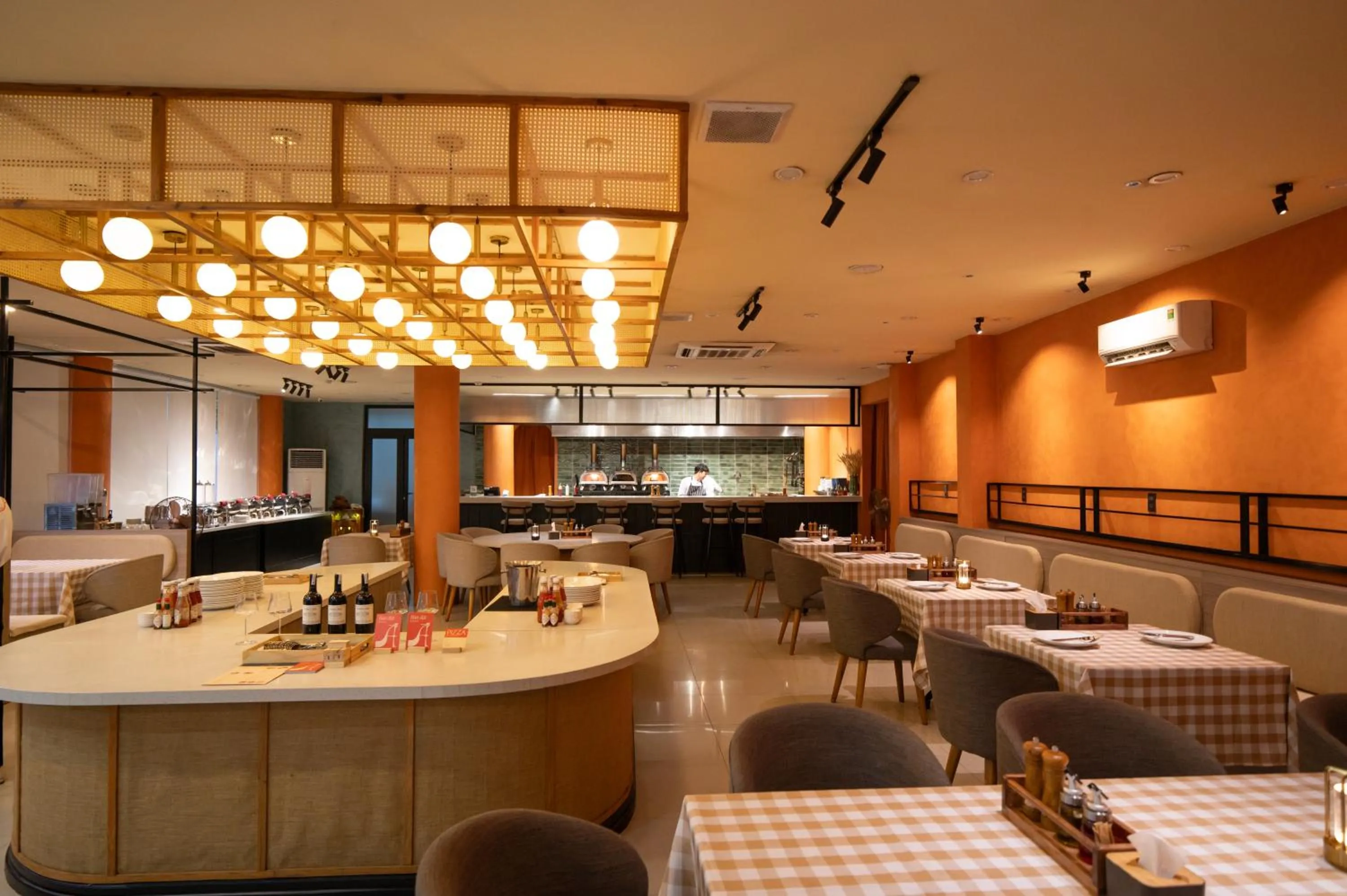 Restaurant/places to eat in Rosaleen Boutique Hotel