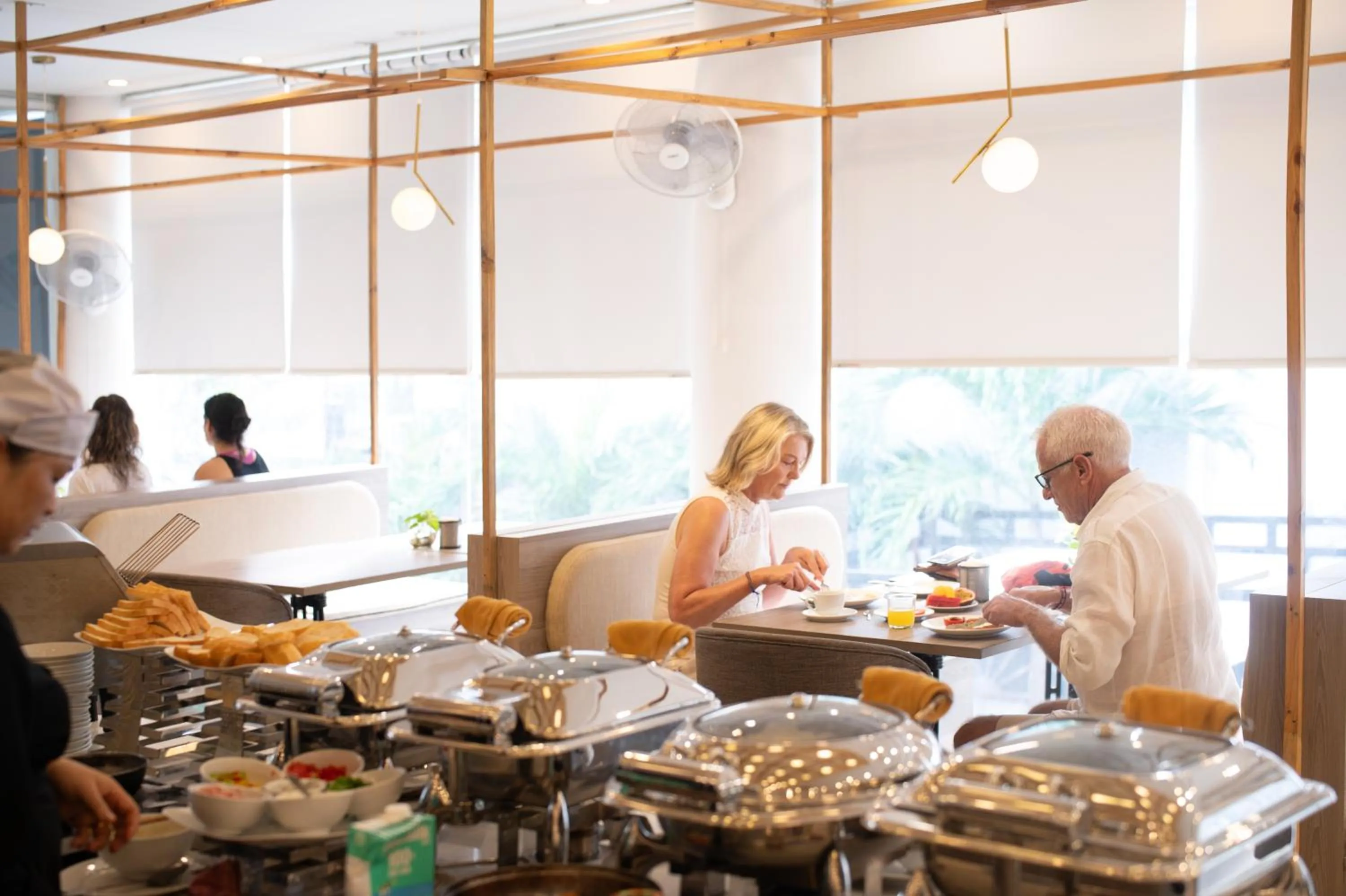 Restaurant/places to eat in Rosaleen Boutique Hotel