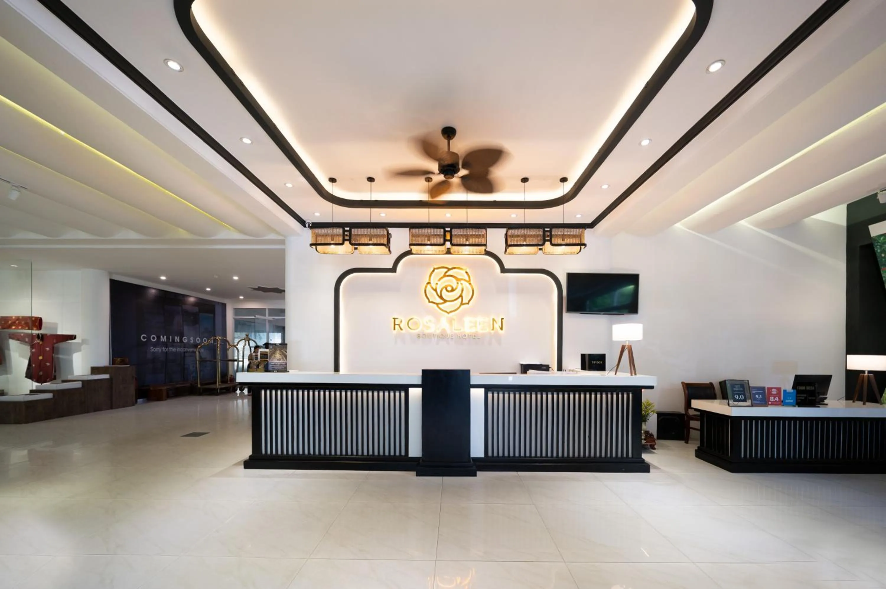 Communal lounge/ TV room in Rosaleen Boutique Hotel