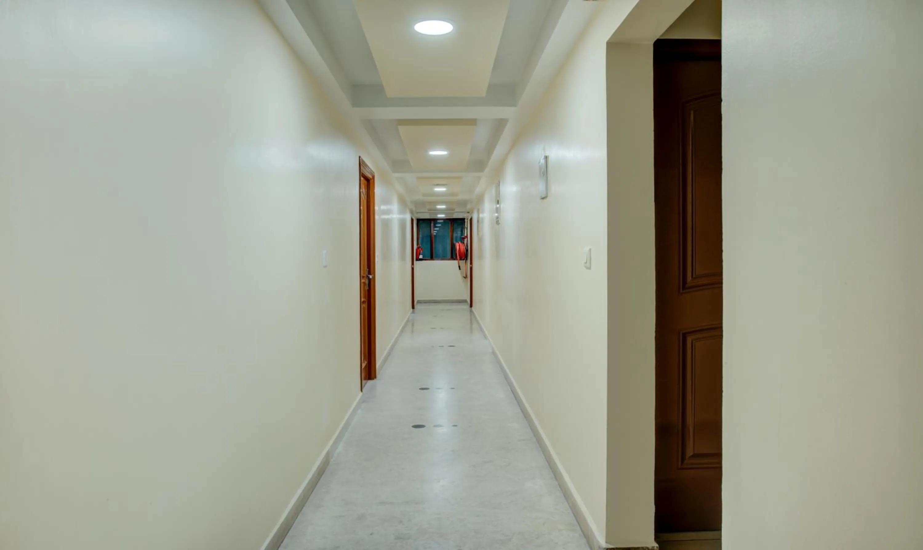 Lobby or reception in Treebo Golden Inn, 700 Mtrs From Promenade Beach