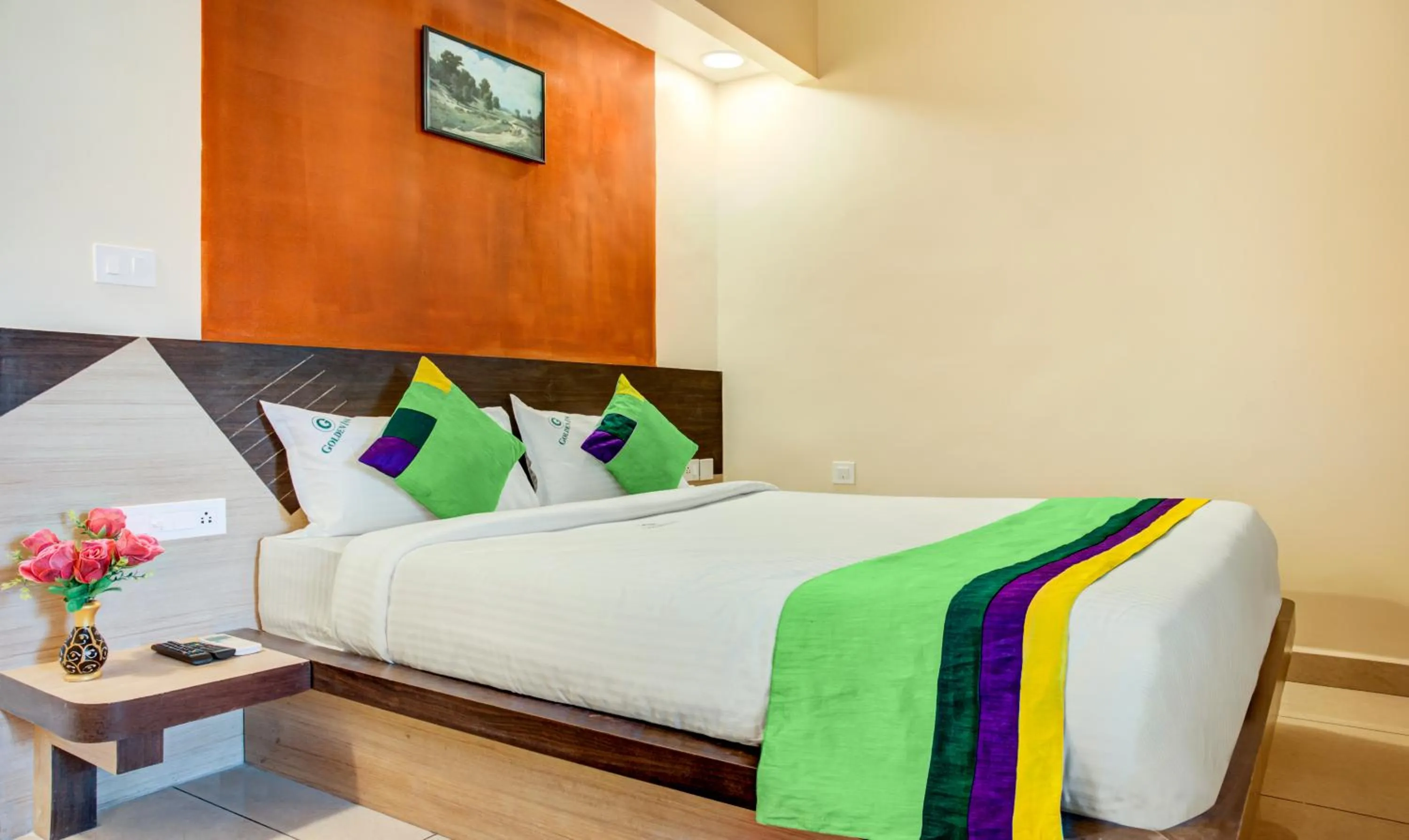 Bedroom, Bed in Treebo Golden Inn, 700 Mtrs From Promenade Beach