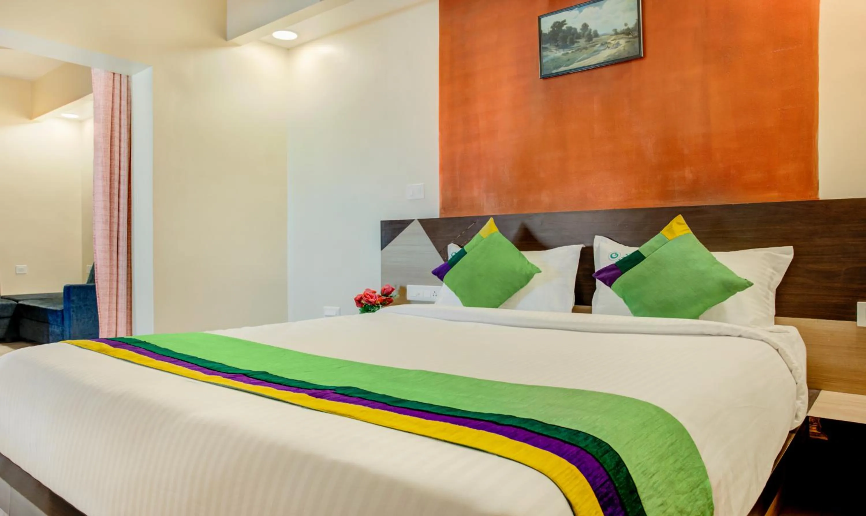 Bedroom, Bed in Treebo Golden Inn, 700 Mtrs From Promenade Beach