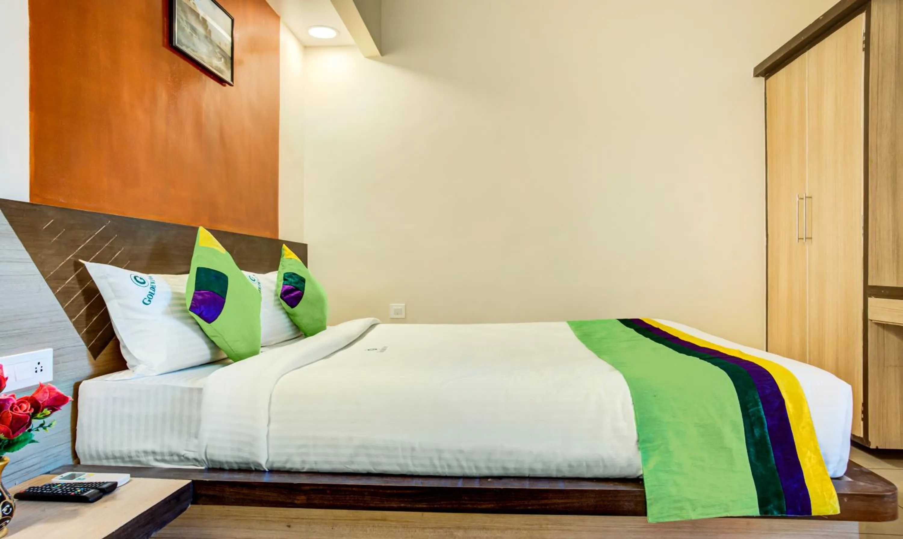 Bedroom, Bed in Treebo Golden Inn, 700 Mtrs From Promenade Beach