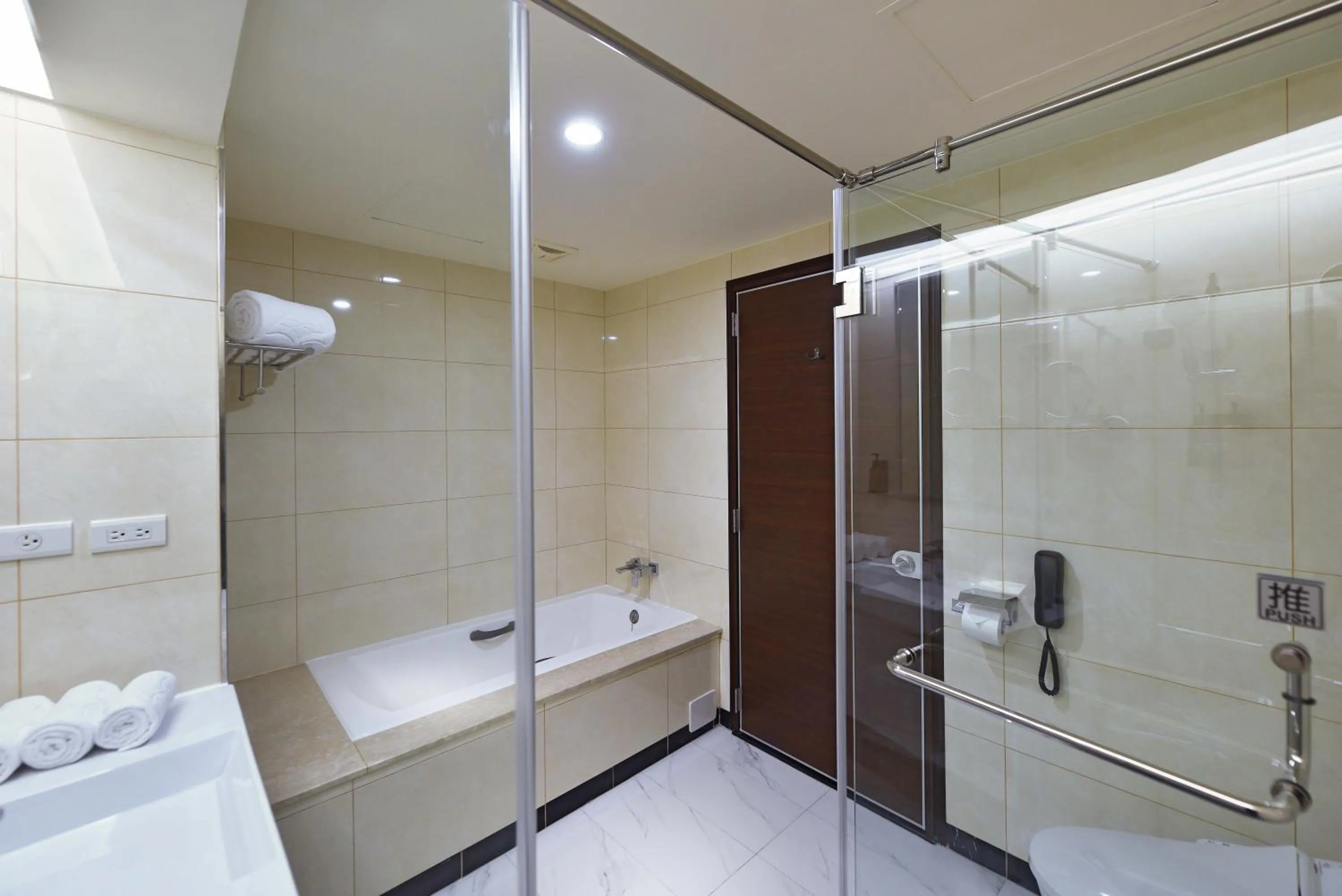 Bathroom in Fullon Poshtel - Linkou